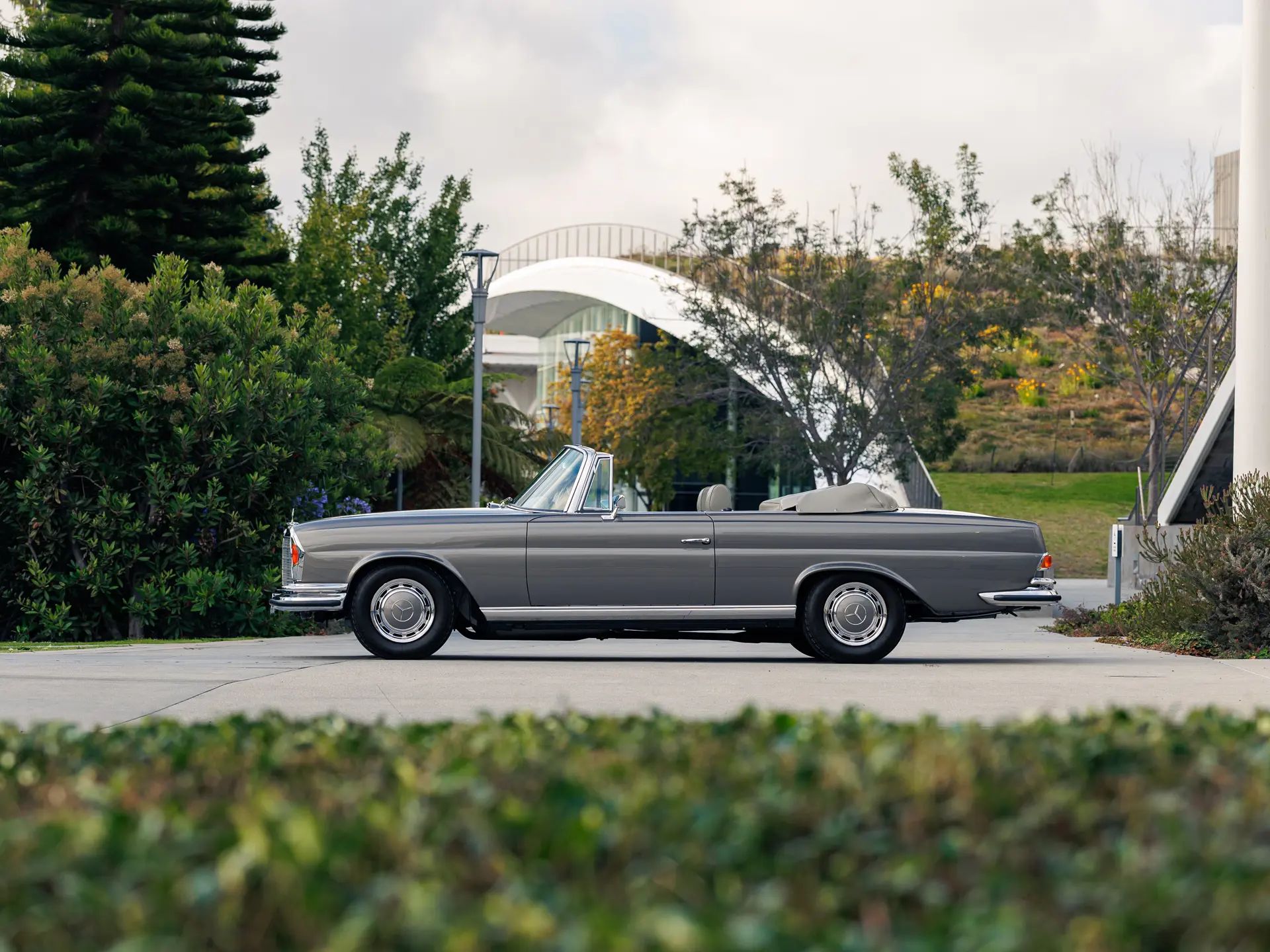 Mercedes-Benz 280 SE 3.5 Cabriolet 6