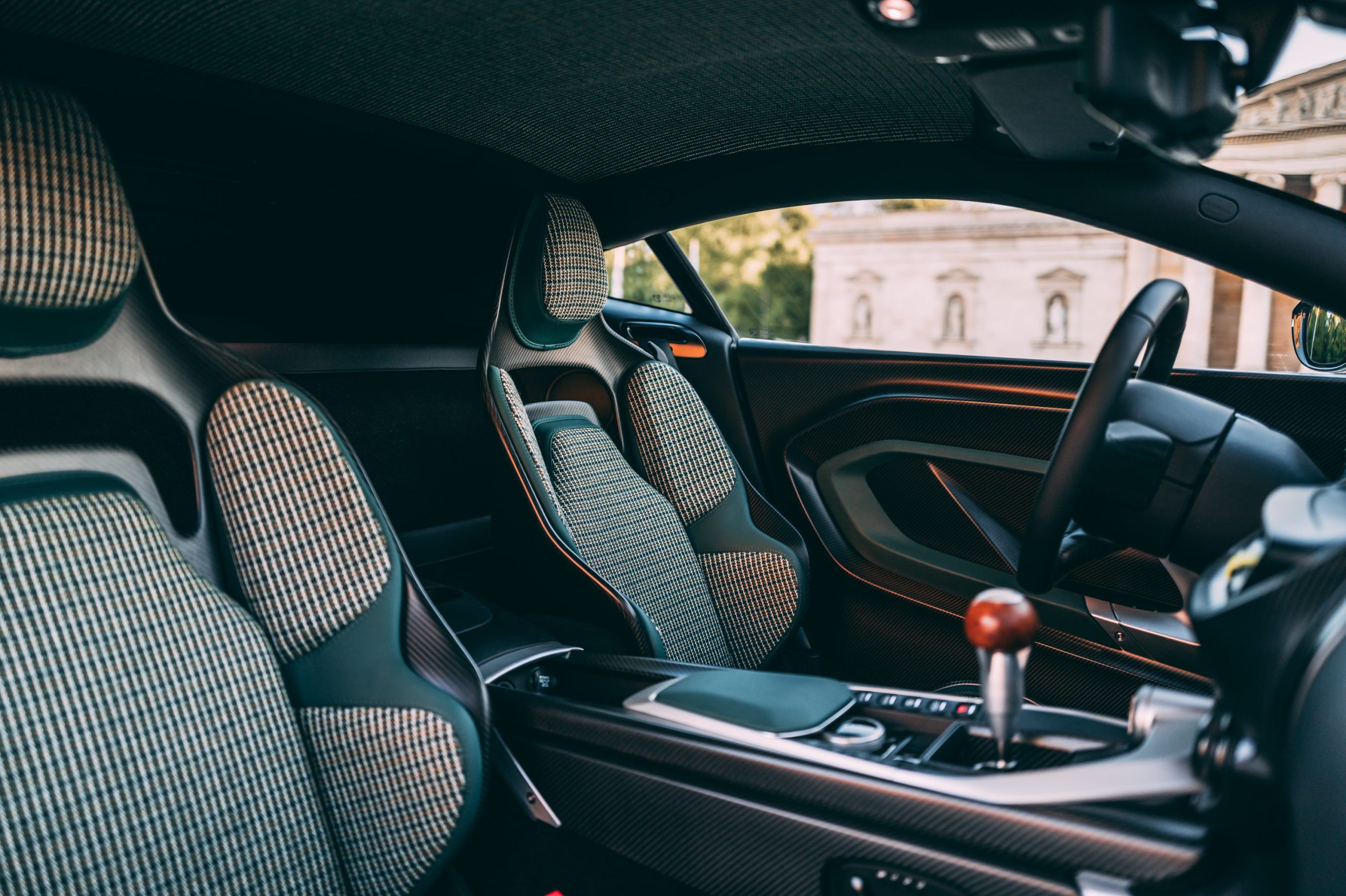 Aston Martin Valour 5