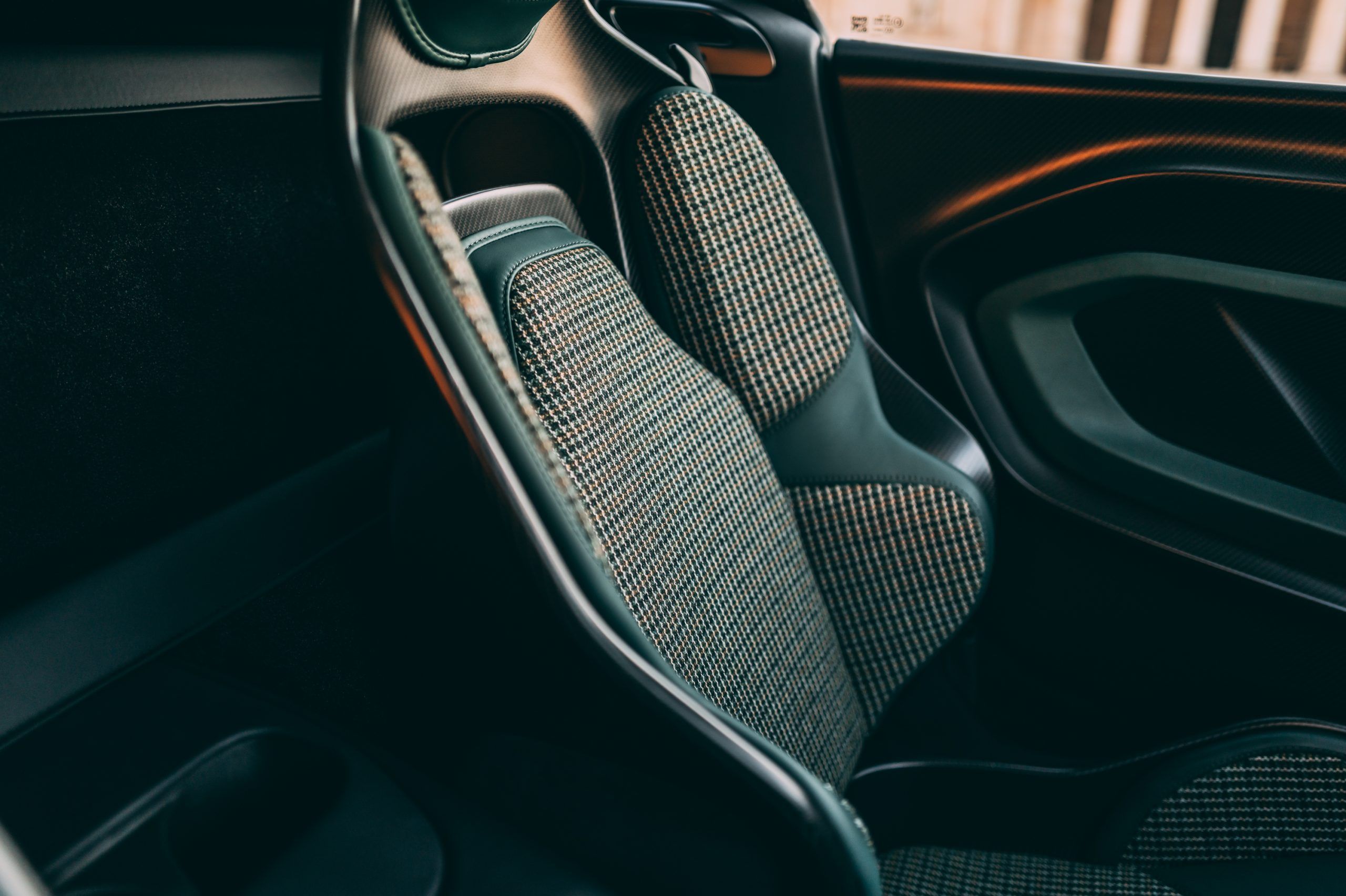 Aston Martin Valour 6