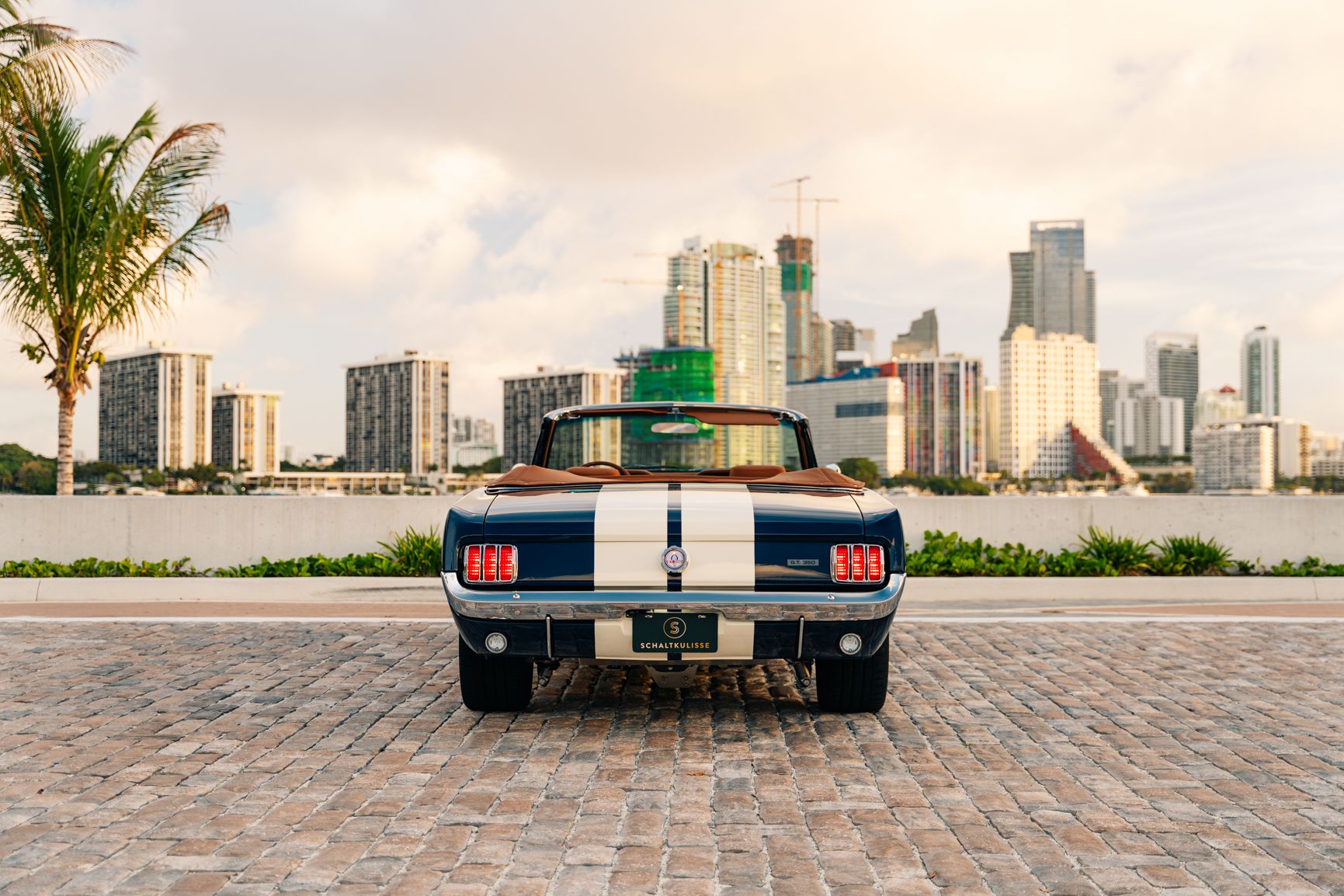 Shelby Mustang GT350 Convertible by Revology 4