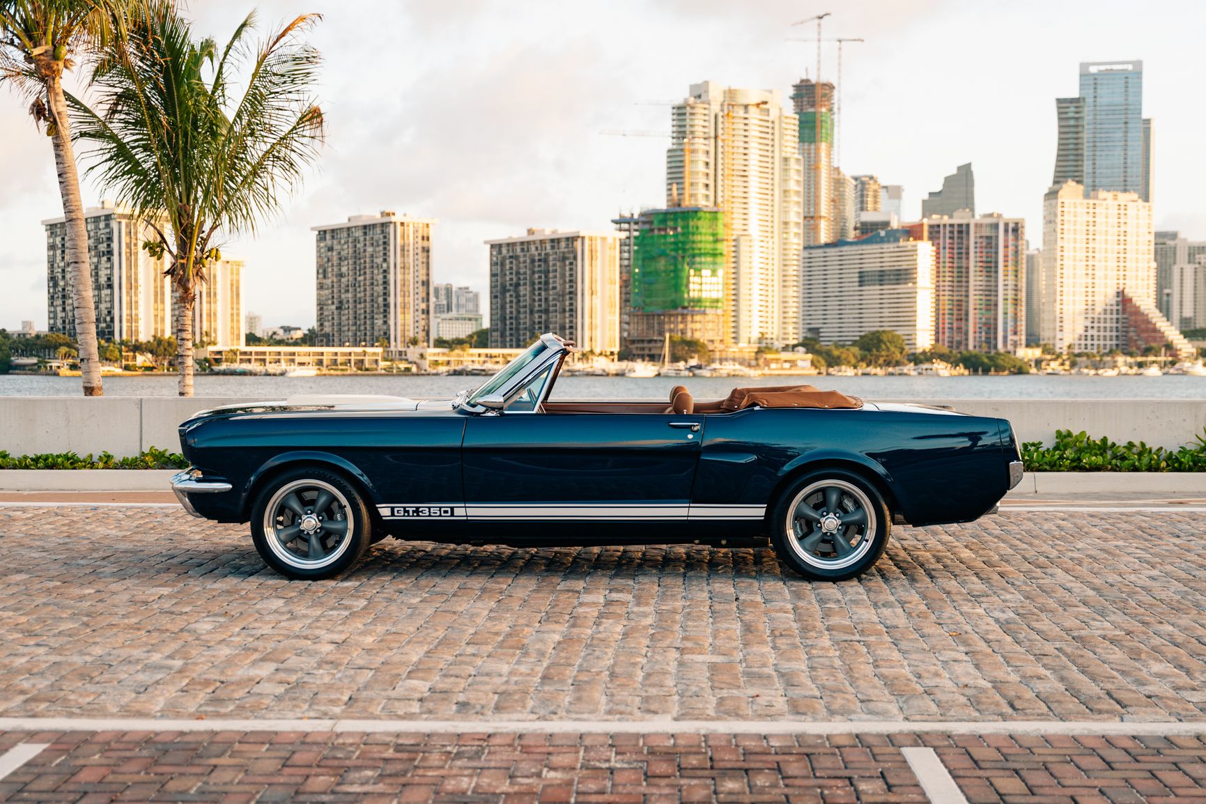 Shelby Mustang GT350 Convertible by Revology 8
