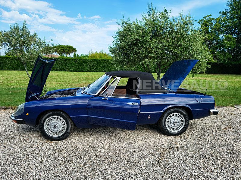 Alfa Romeo Duetto 2000 Spider Blu Interni Beige 1974 2