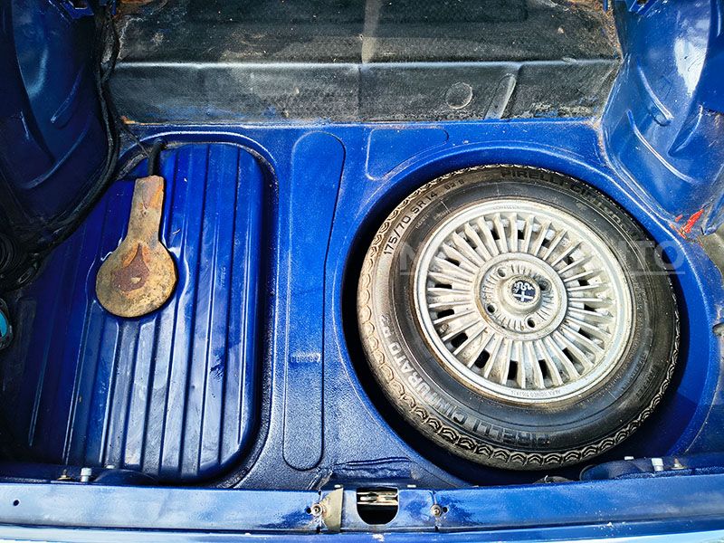Alfa Romeo Duetto 2000 Spider Blu Interni Beige 1974 9