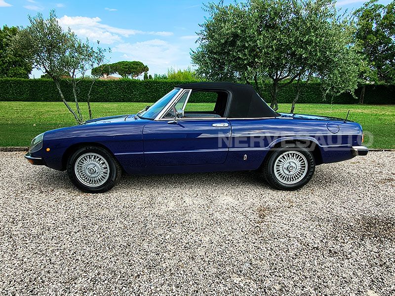 Alfa Romeo Duetto 2000 Spider Blu Interni Beige 1974 10