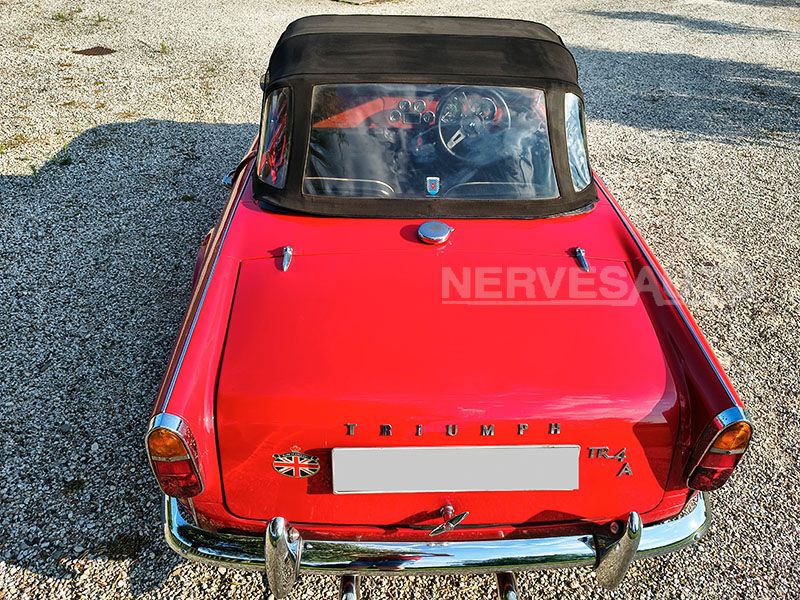 Triumph TR4A IRS Rosso Interni Pelle Nera 1966 Guida a 6