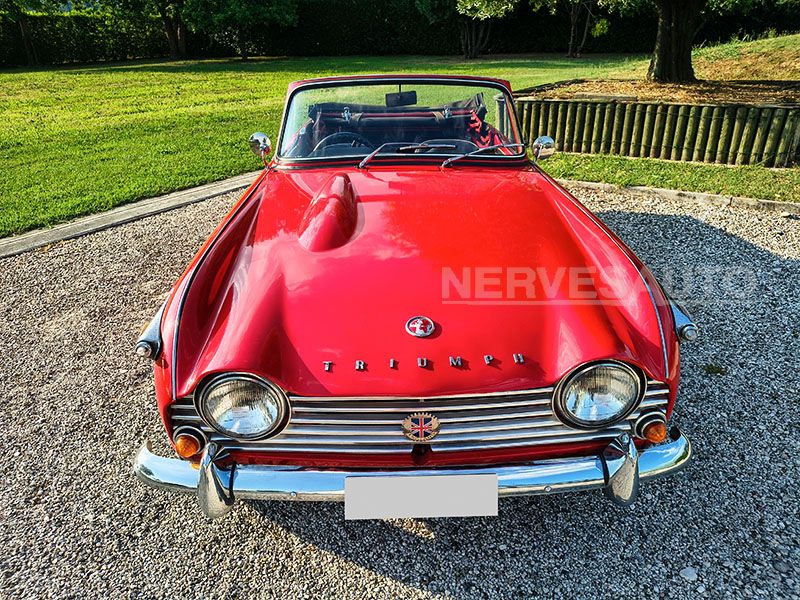 Triumph TR4A IRS Rosso Interni Pelle Nera 1966 Guida a 12