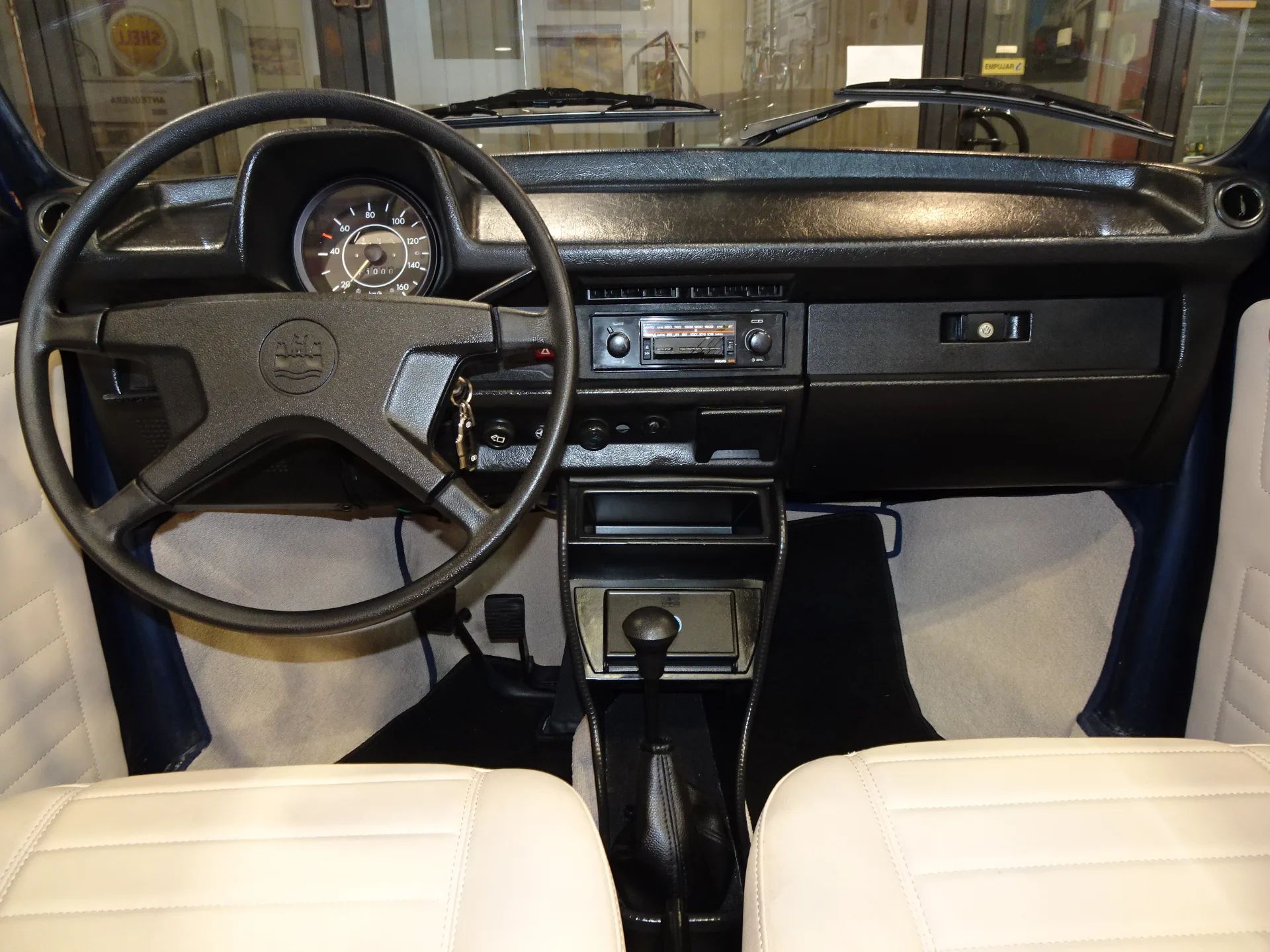 Volkswagen BEETLE 1303 LS KARMANN CABRIOLET 6