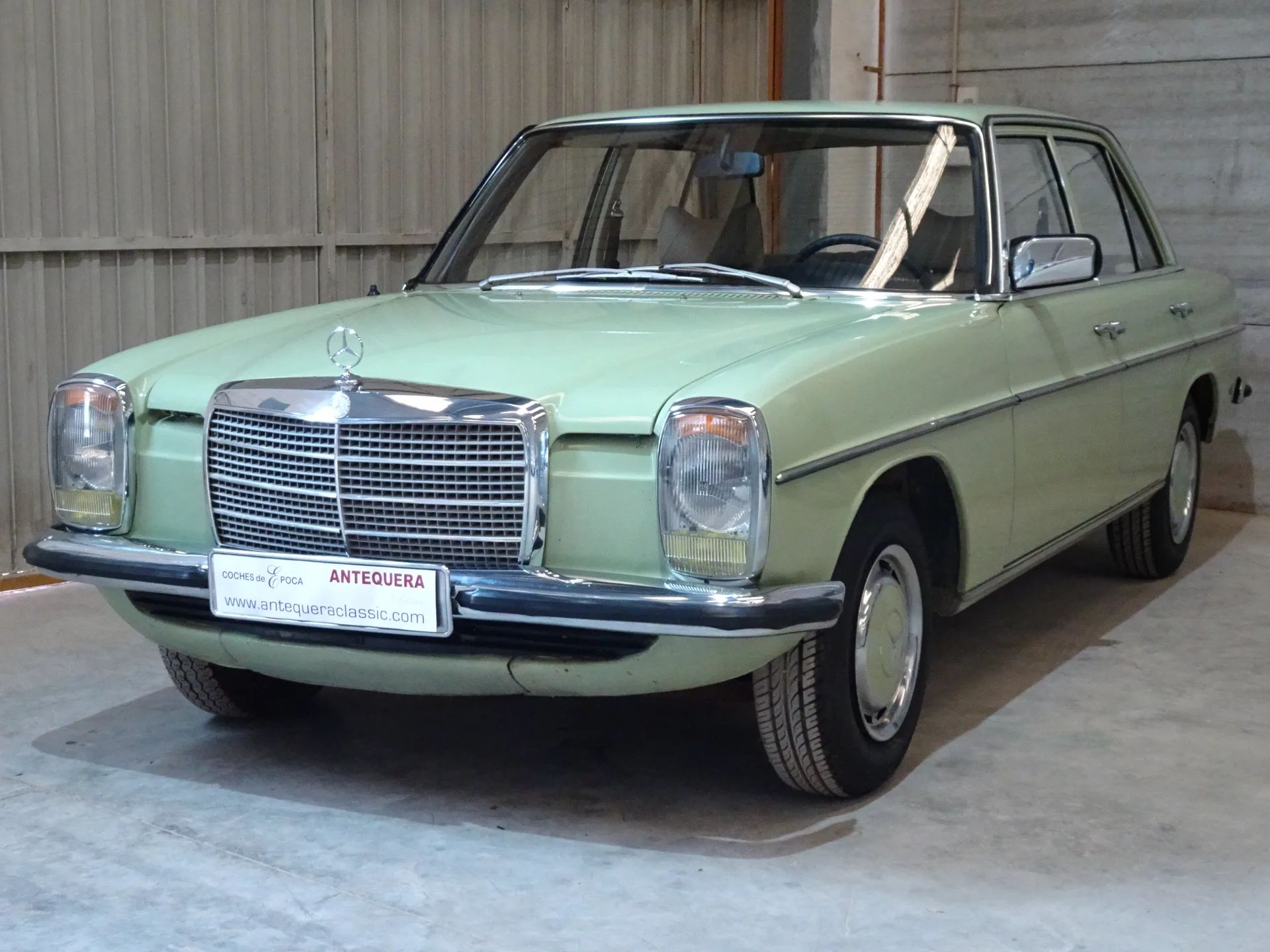 Mercedes-Benz 230.4 W115 5