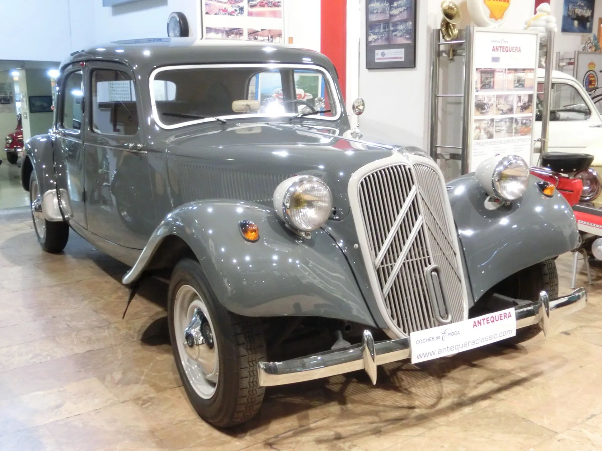 Citroën 11 B TRACTION AVANT 2