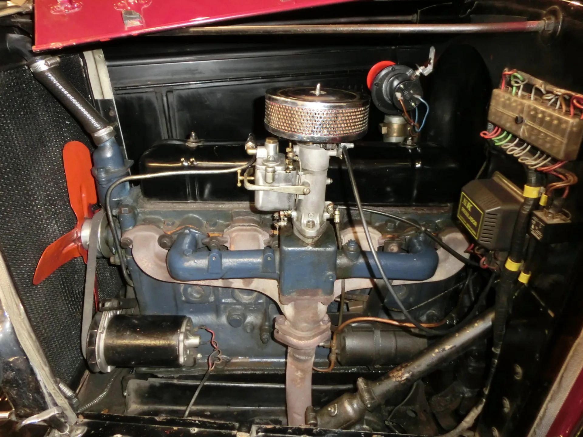 Chevrolet UNIVERSAL AC SIX 10