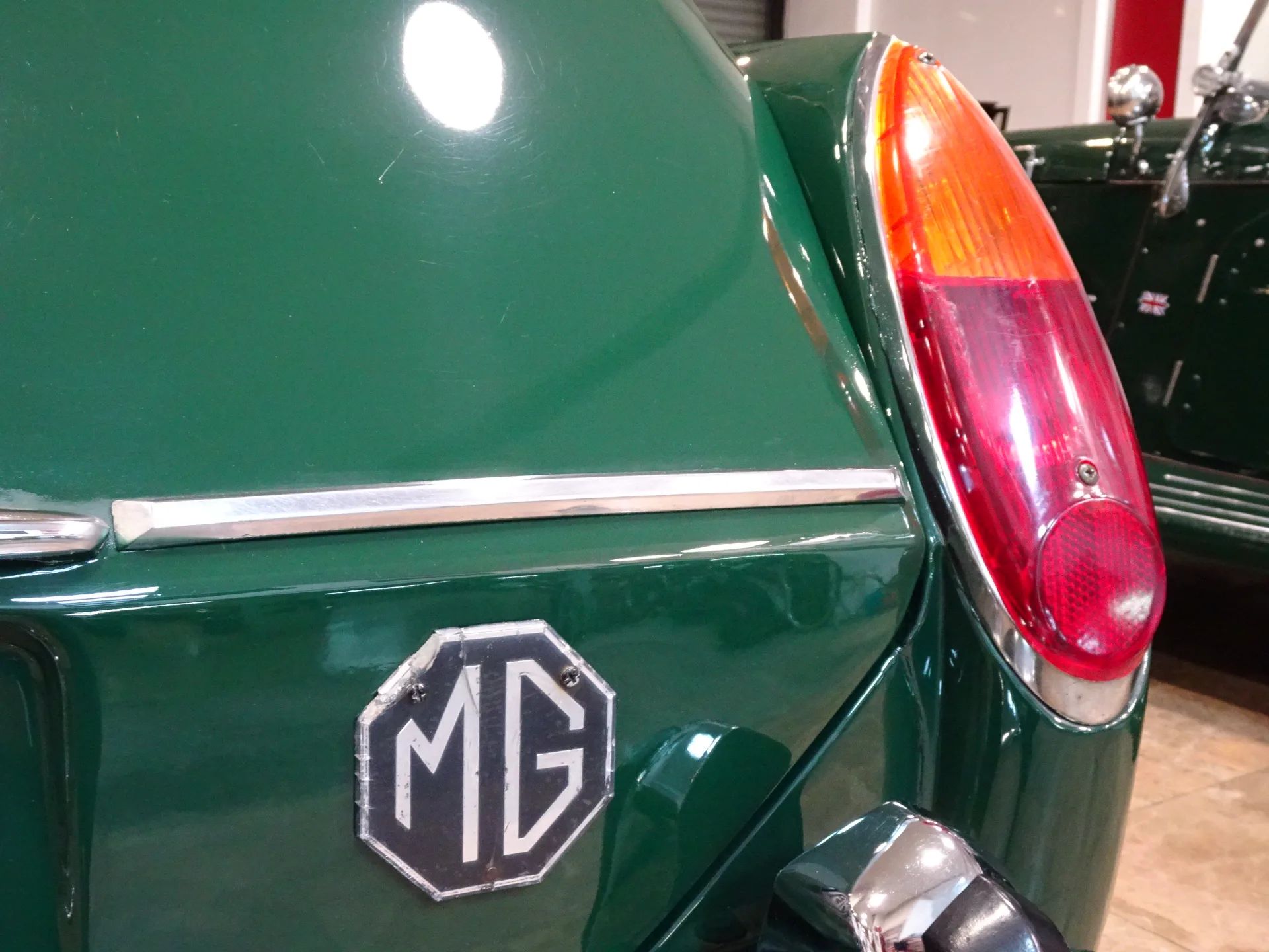 MG 1300 S AUTHI 12