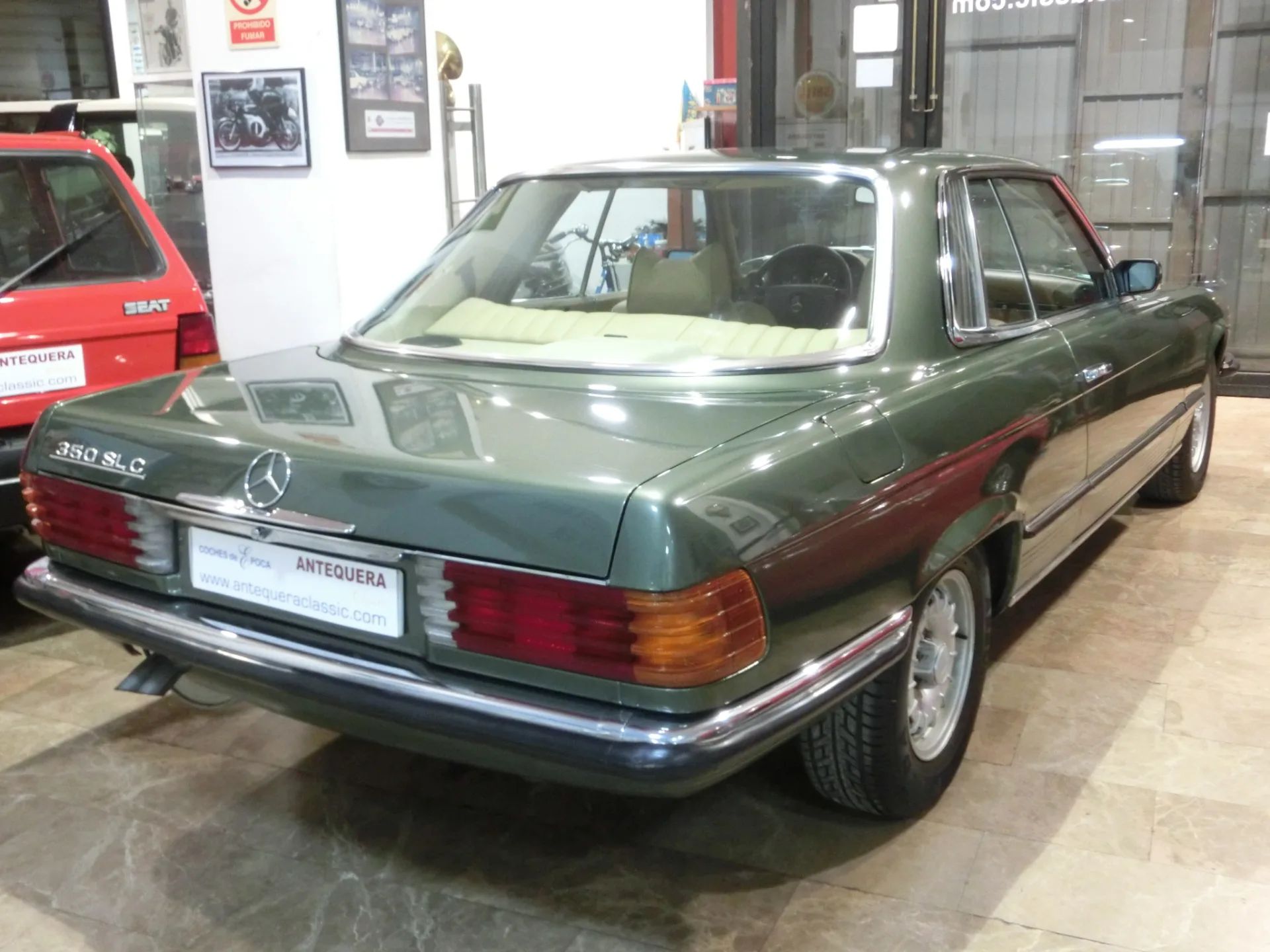 Mercedes-Benz 350 SLC C107 4