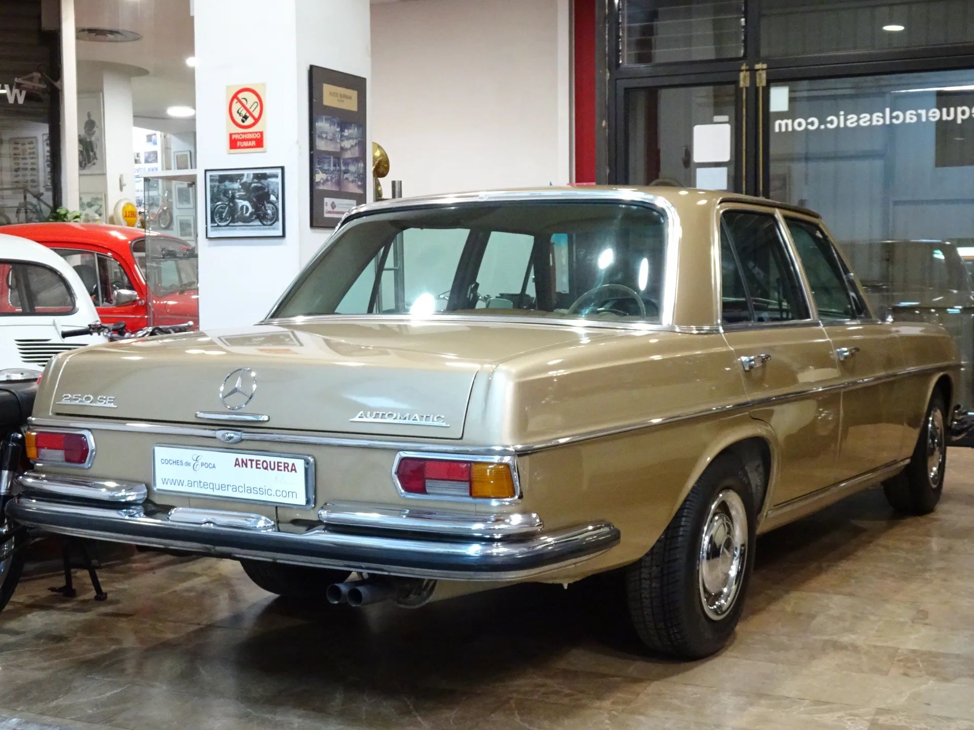 Mercedes-Benz 250 SE W108 4