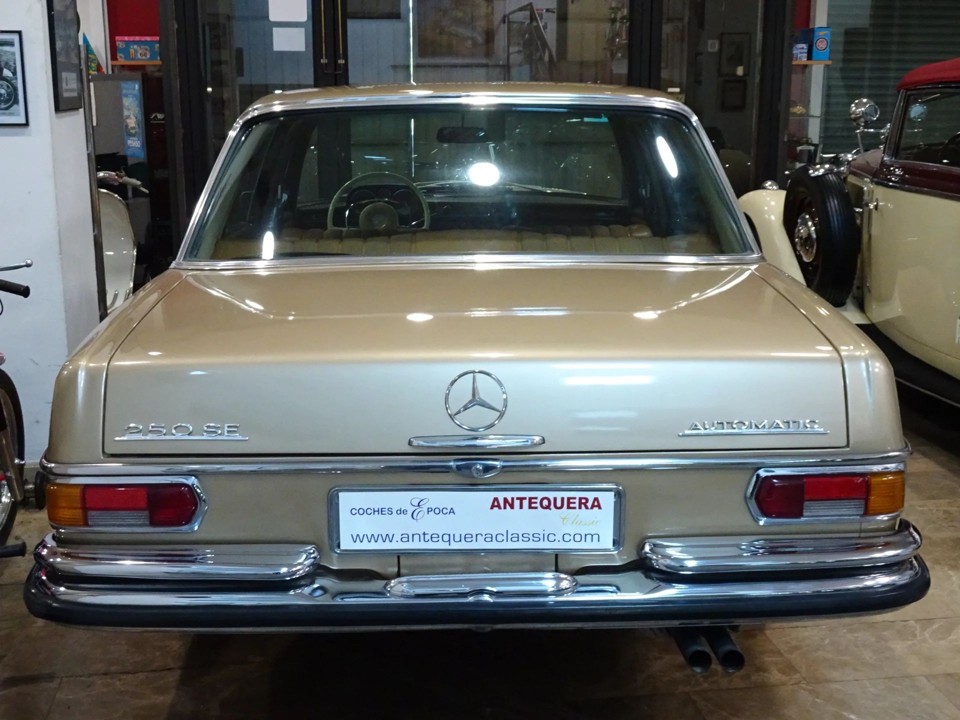 Mercedes-Benz 250 SE W108 5