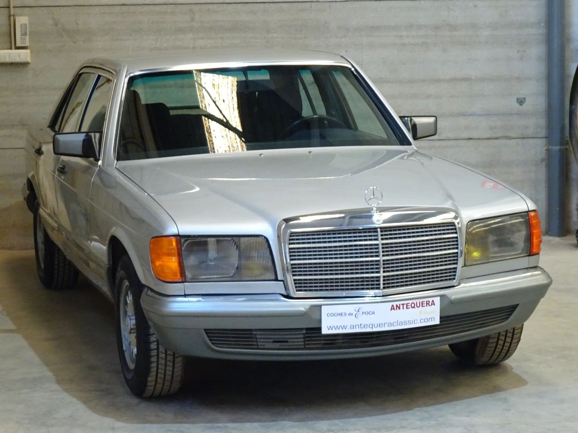 Mercedes-Benz 280 SE W126 2