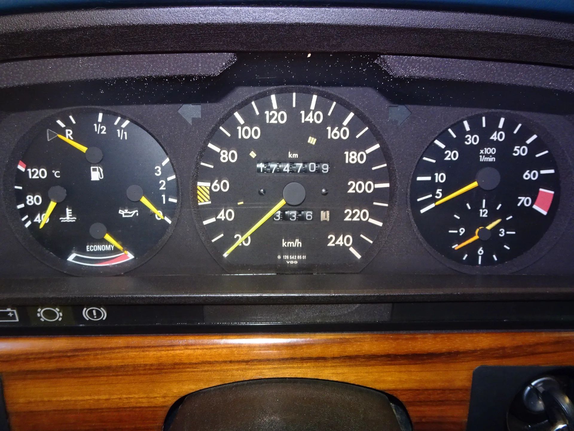 Mercedes-Benz 280 SE W126 9