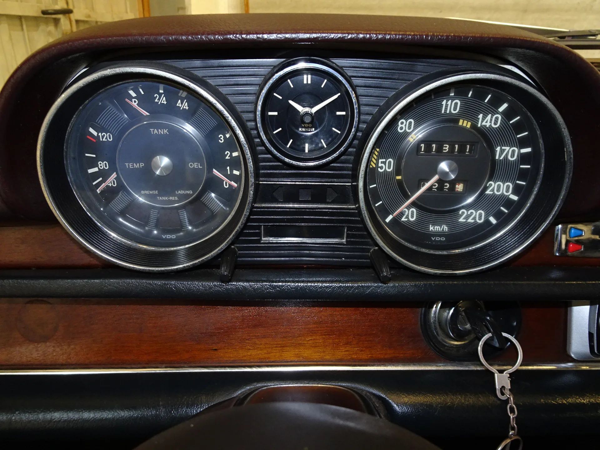 Mercedes-Benz 280 SE/8 W108 9