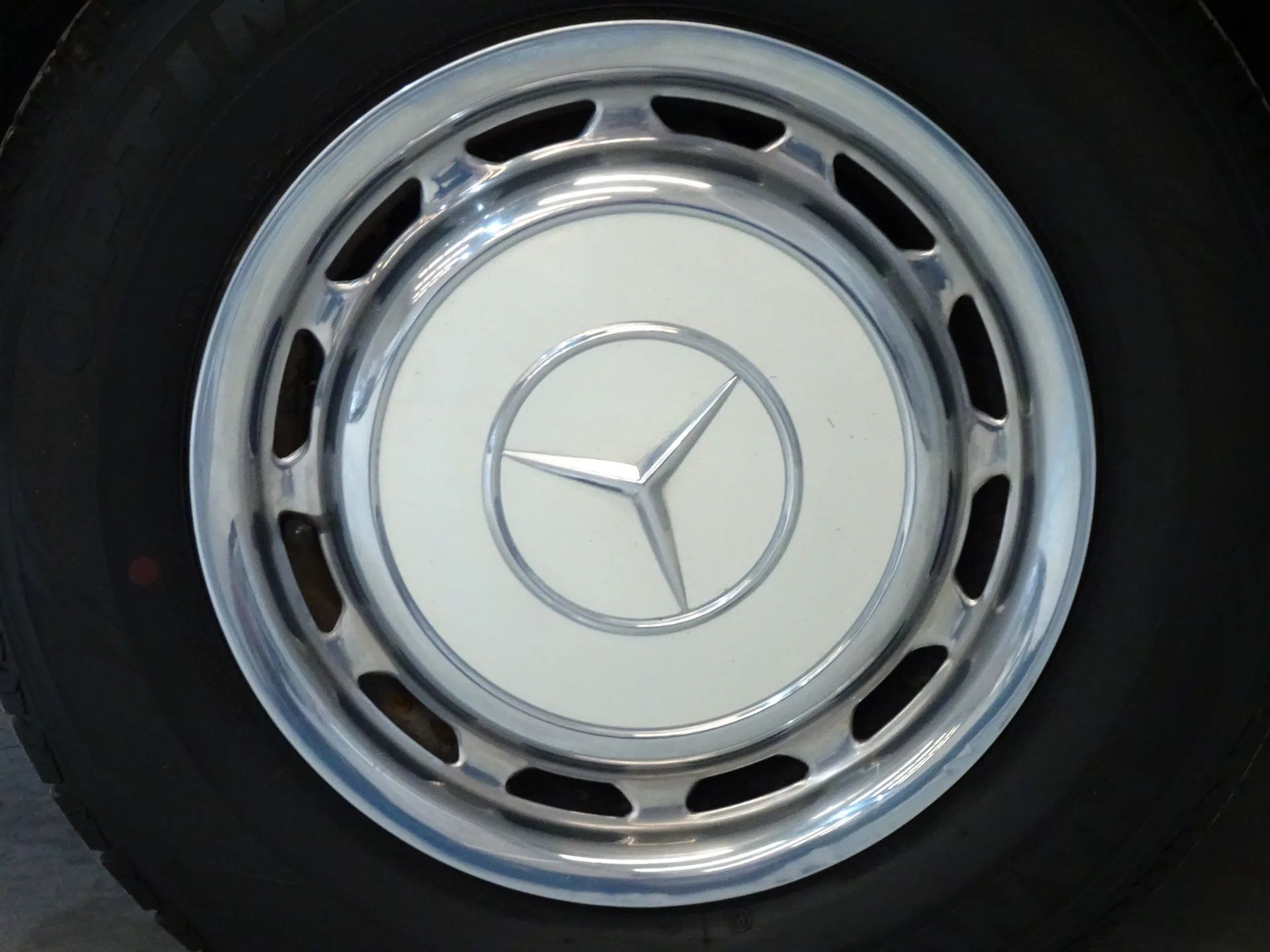Mercedes-Benz 280 SE/8 W108 13