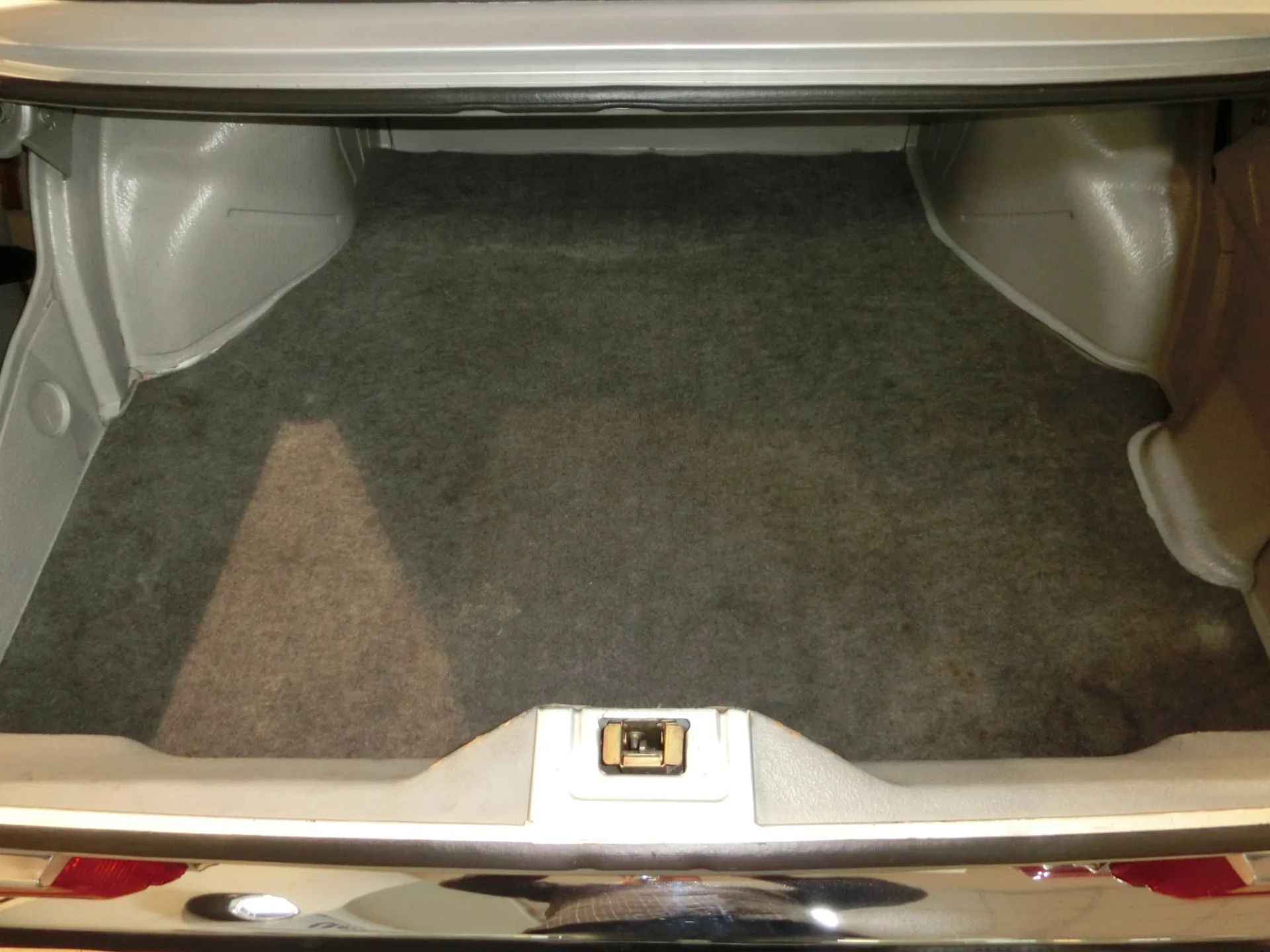BMW 518 SEDAN E12 SERIES 5 10