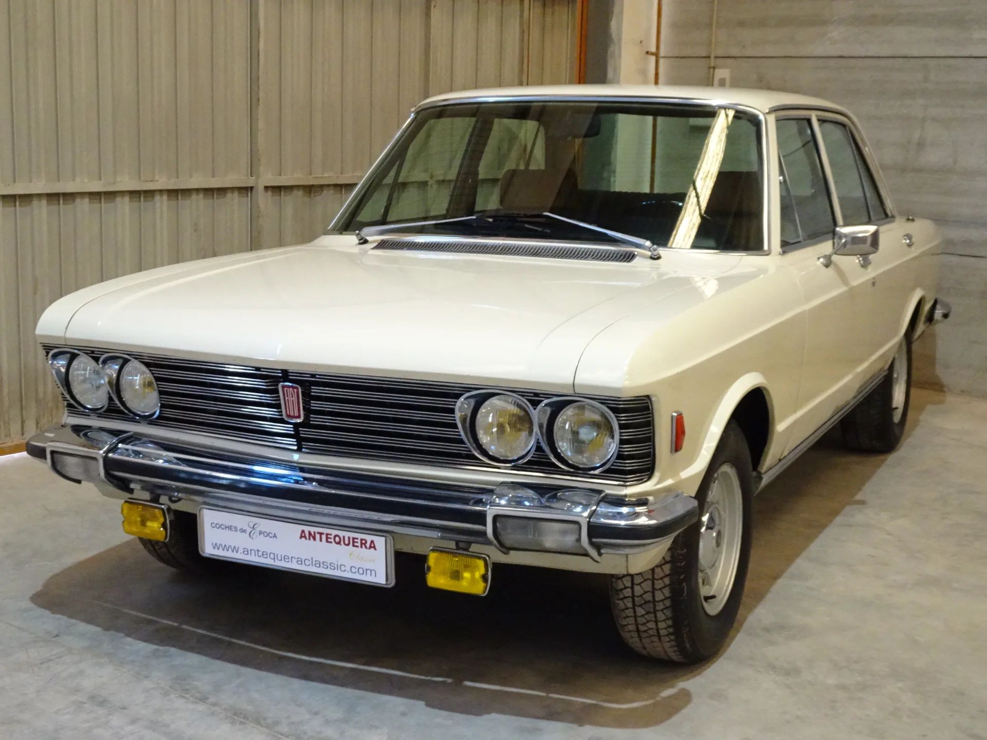 Fiat 130 BERLINA 3200 B 13