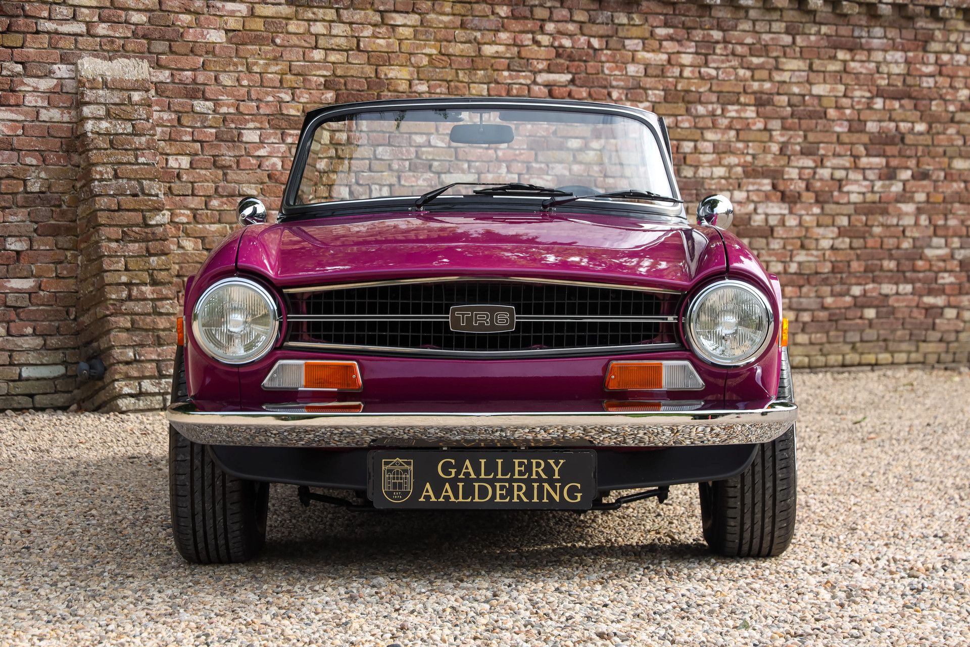 Triumph TR6 Overdrive In Magenta 5