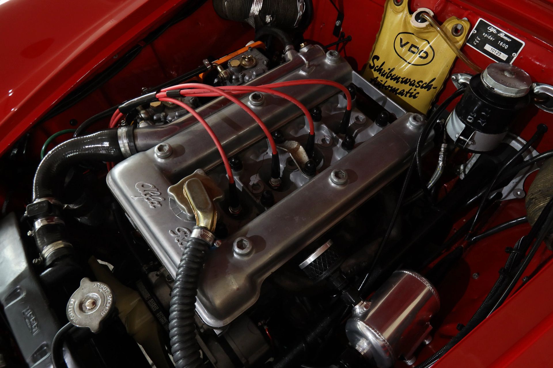 Alfa Romeo Giulia 1600 Spider "Restored and rebuilt" 4