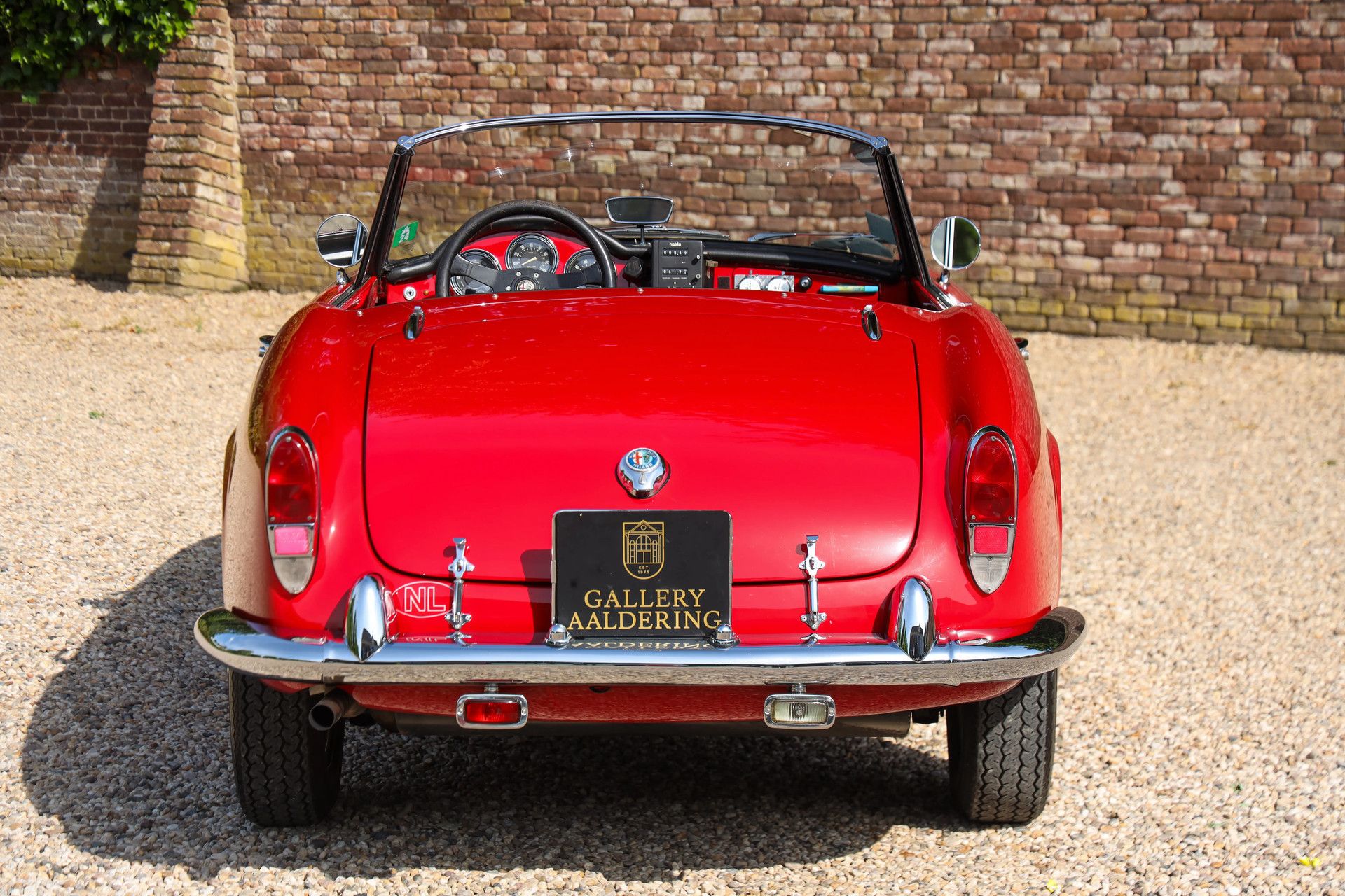 Alfa Romeo Giulia 1600 Spider "Restored and rebuilt" 6