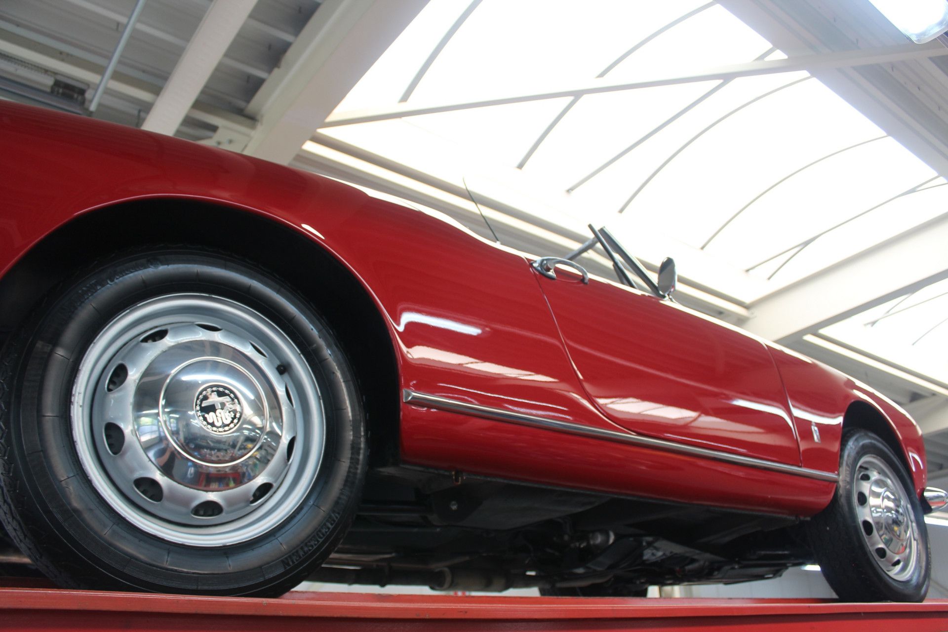 Alfa Romeo Giulia 1600 Spider "Restored and rebuilt" 8