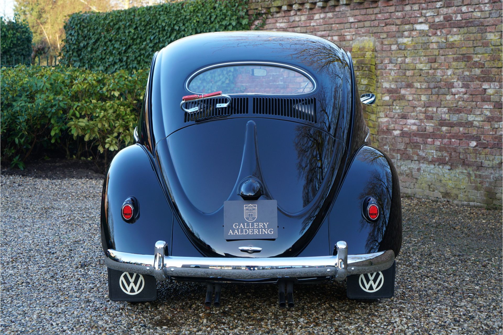 Volkswagen Beetle Oval-Window Restored to its original purity 6