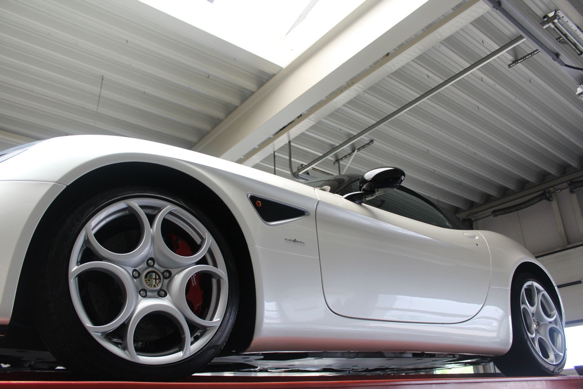 Alfa Romeo 8C Spider "Less than 9.800 kilometers" 9