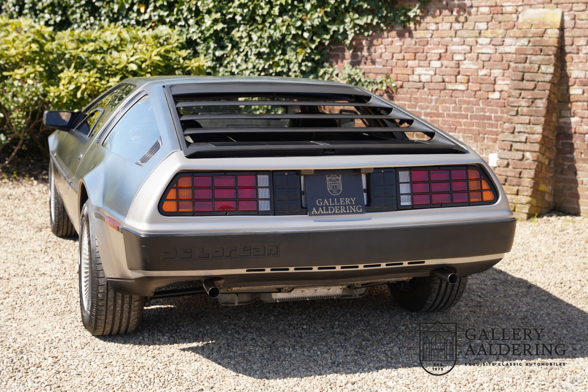 DMC-12 "Time hasn't caught up with the car" 11