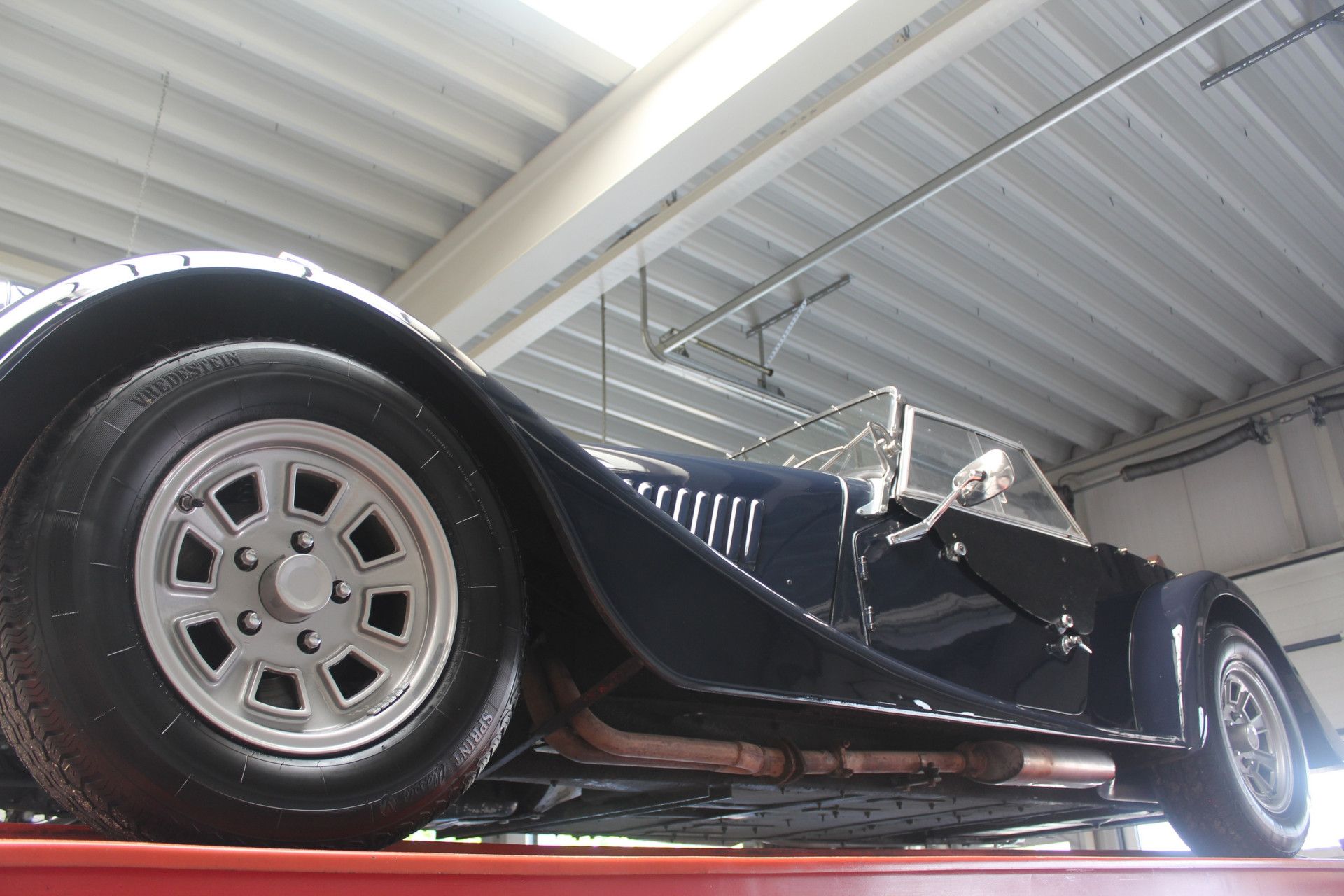 Morgan Plus 8 Carburetors and 5-speed 9