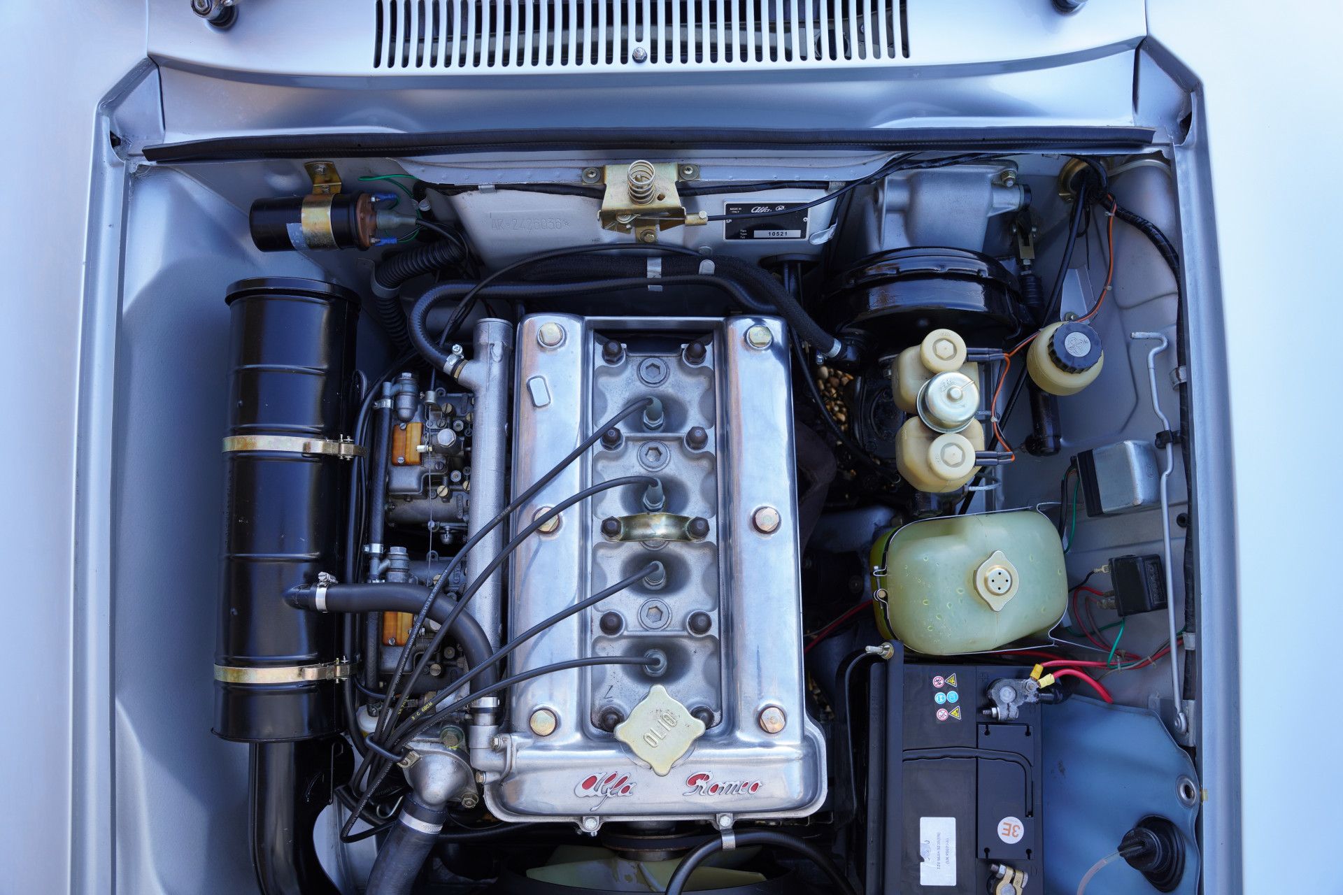 Alfa Romeo 2000 GTV Bertone "Fully/TOP restored" 4