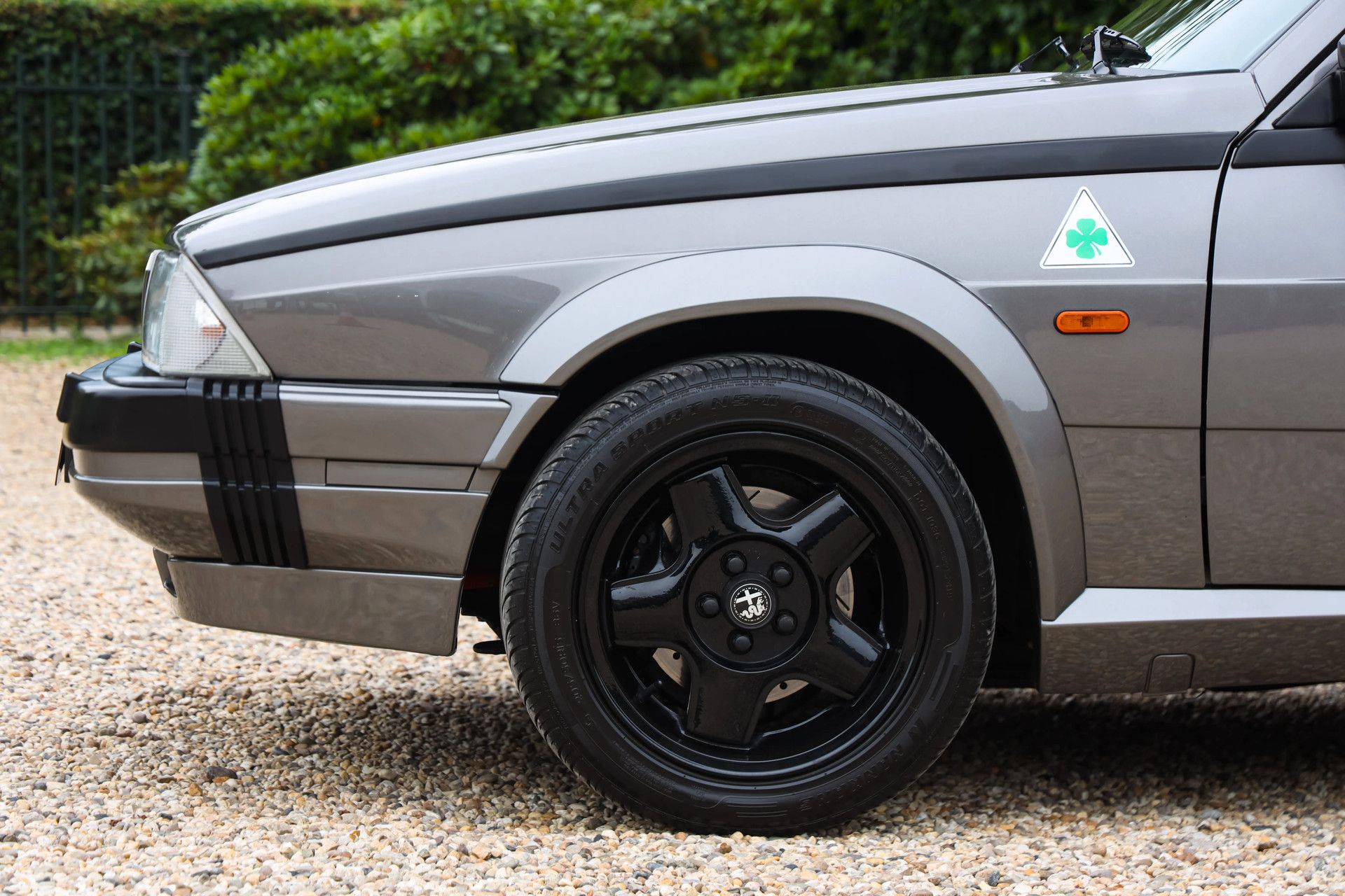 Alfa Romeo 75 3.0 V6 "Restored and rebuilt" 11