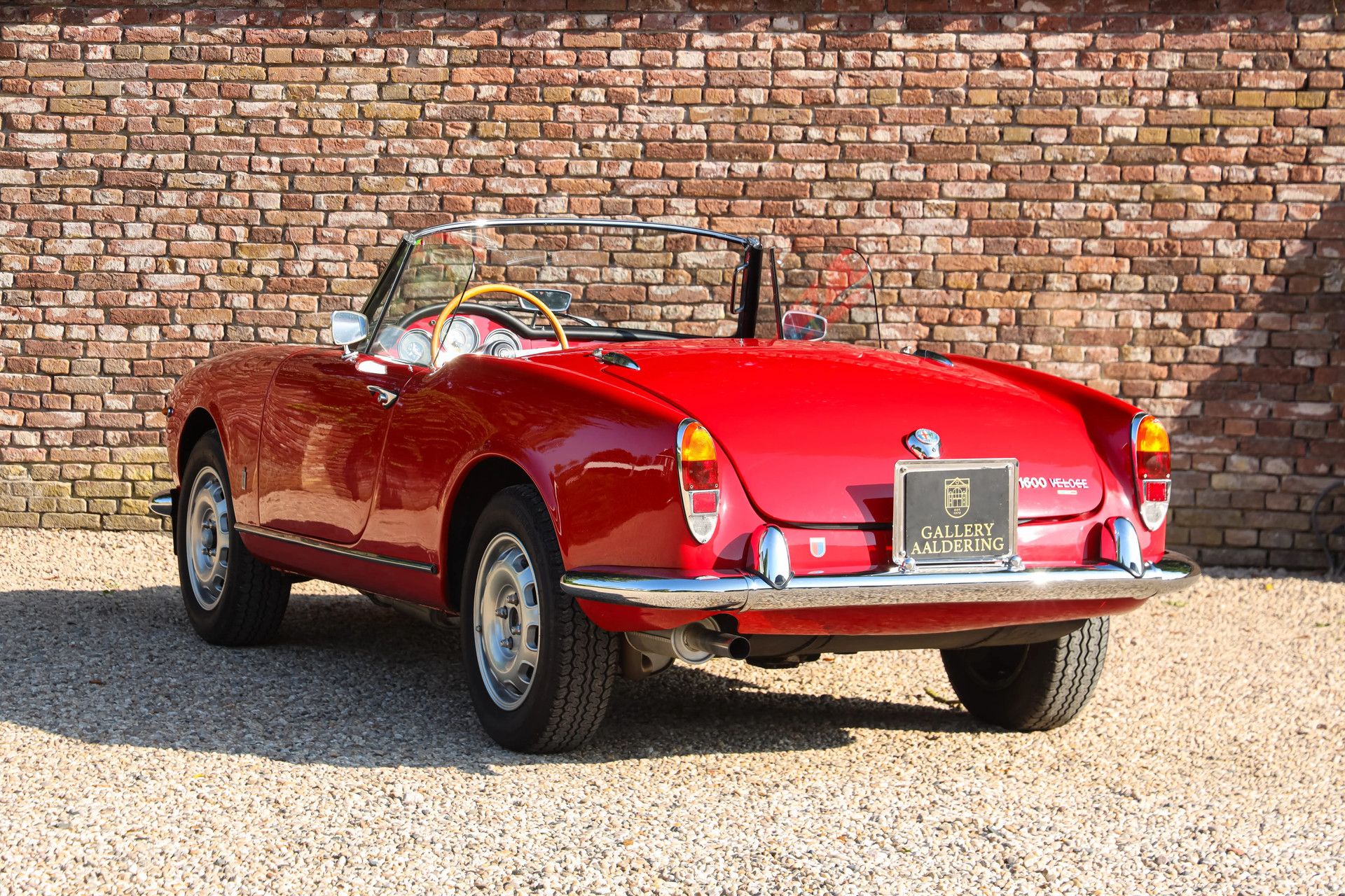 Alfa Romeo Giulia 1600 Spider Veloce "Older restoration" 2