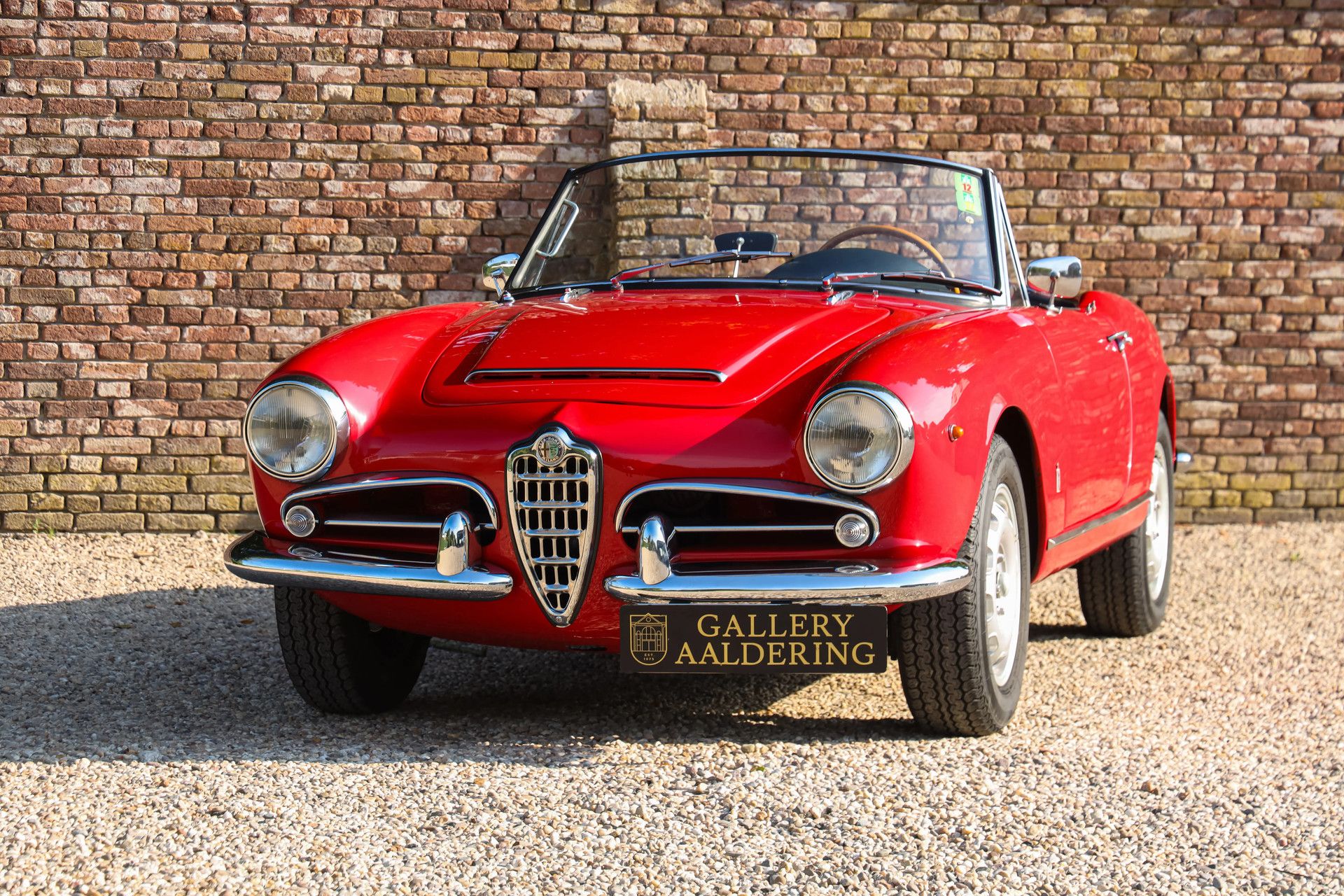 Alfa Romeo Giulia 1600 Spider Veloce "Older restoration" 10