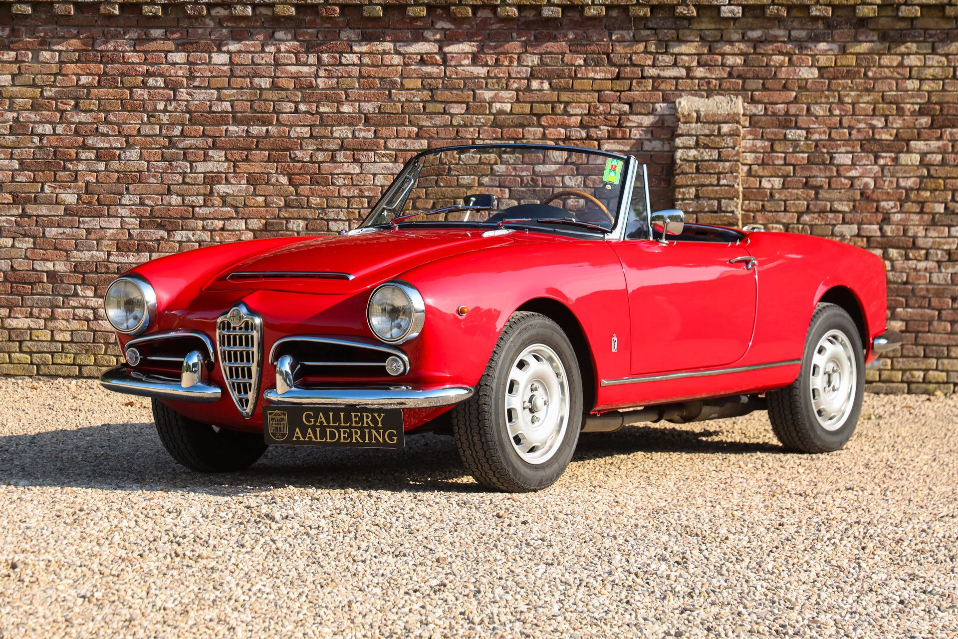 Alfa Romeo Giulia 1600 Spider Veloce "Older restoration" 12