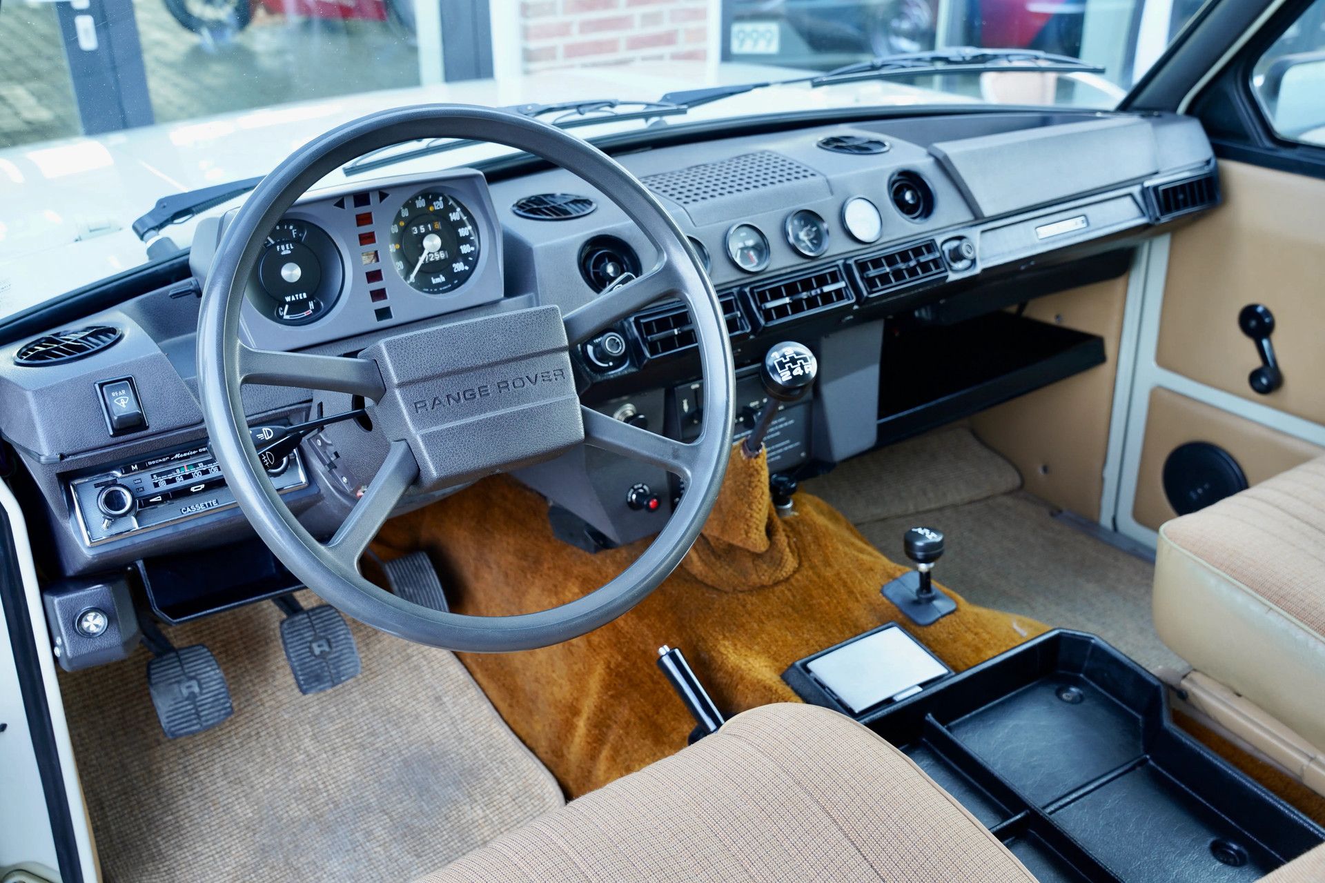 Range Rover Classic 3.5 V8 Body-off restored 3