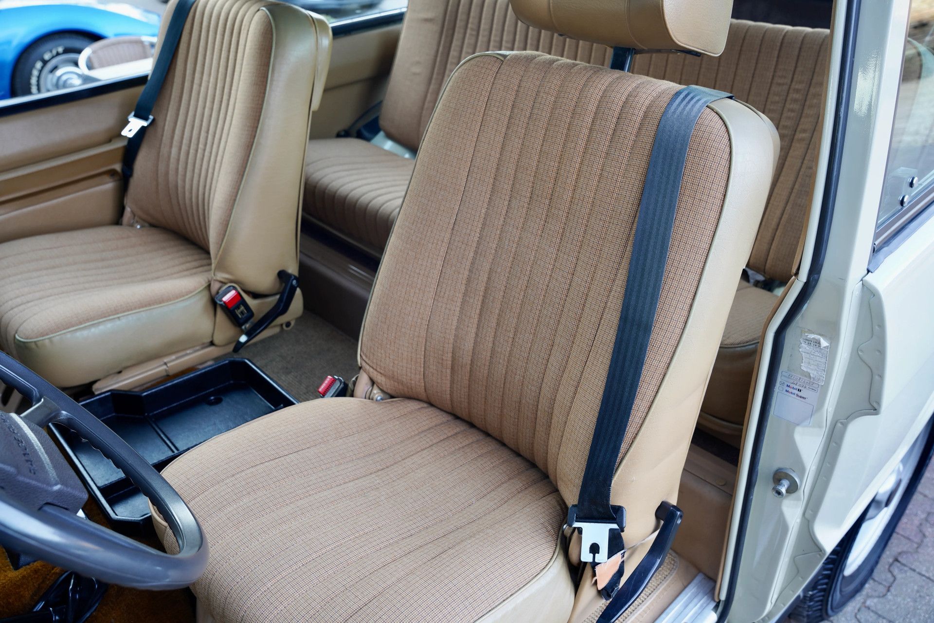 Range Rover Classic 3.5 V8 Body-off restored 10