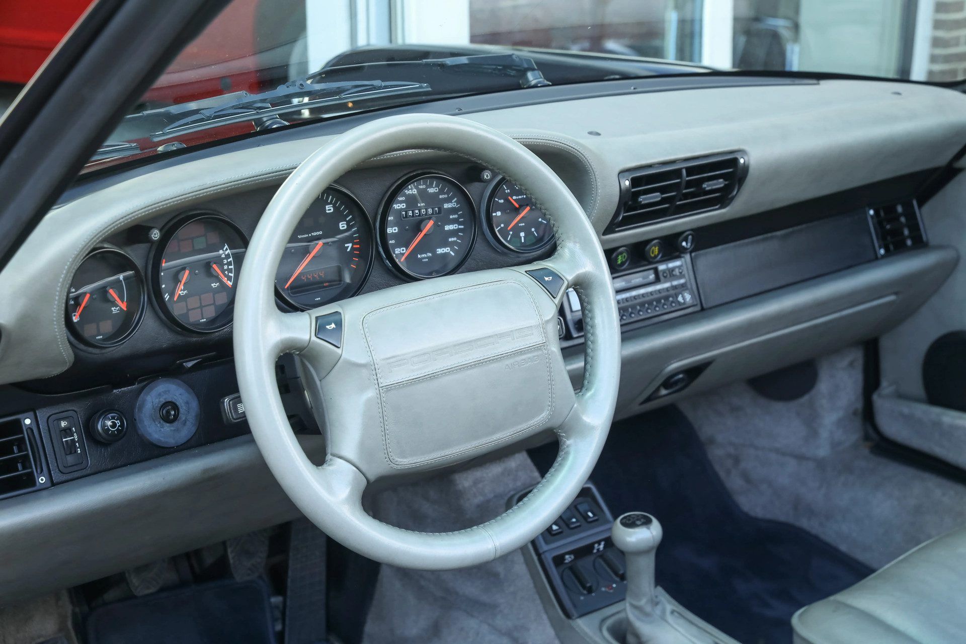 Porsche 964 Carrera 4 Cabriolet "Unique Carraragrau full leather" 3