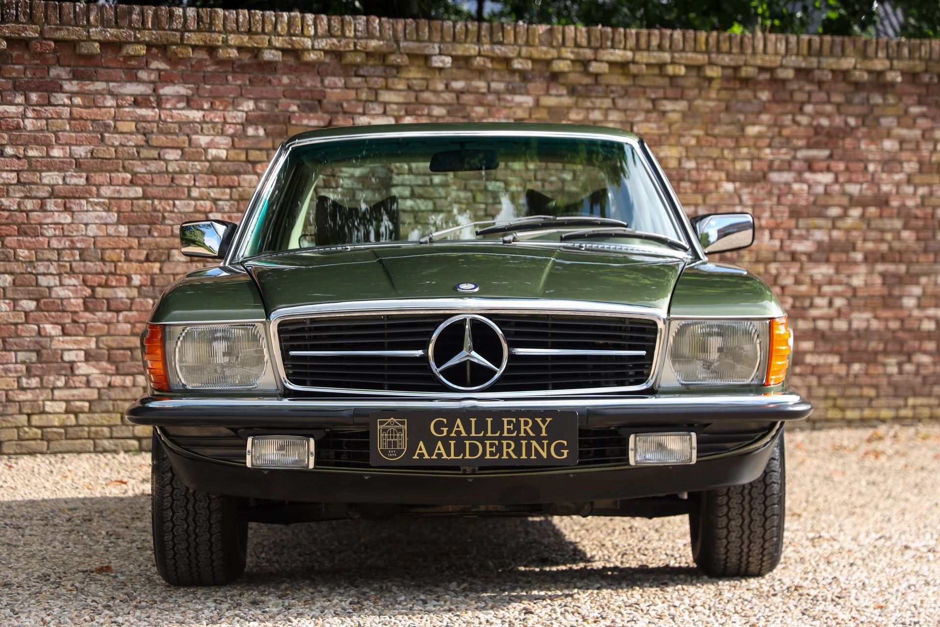 Mercedes-Benz 280 SLC "Completely green-colored" 5