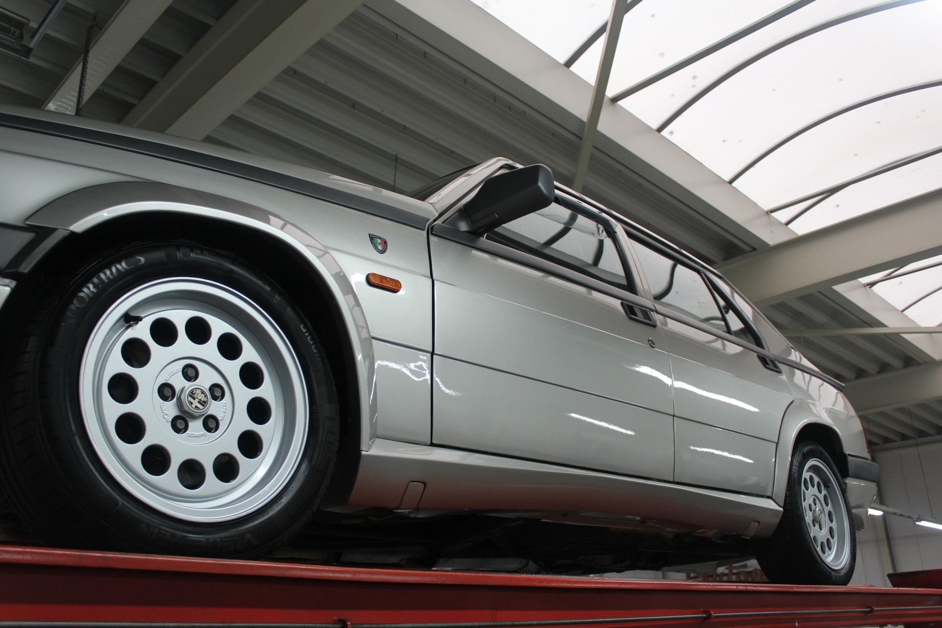 Alfa Romeo 75 2.0 Twin Spark "Nicely preserved" 10