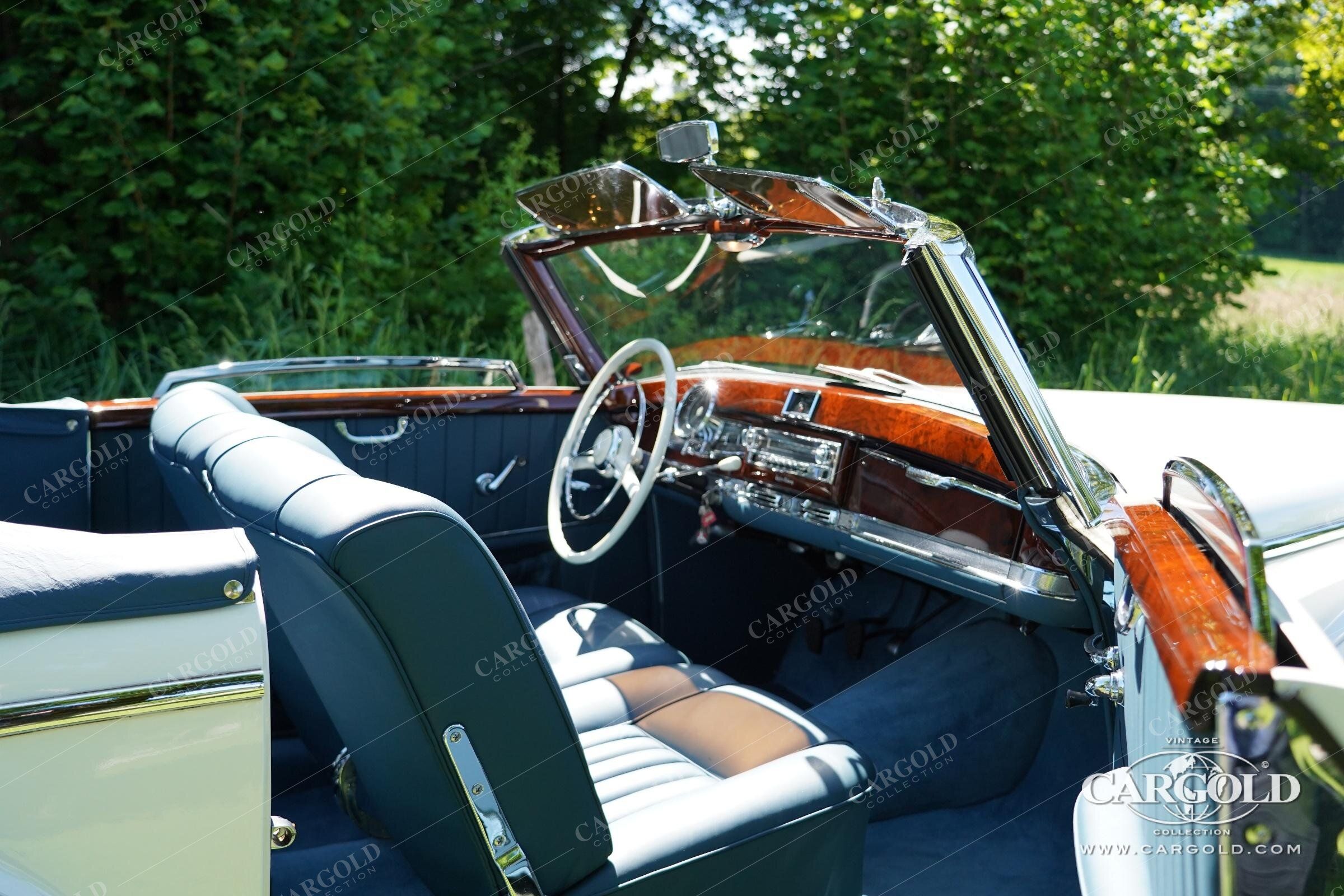 Mercedes-Benz 300 S Roadster 3