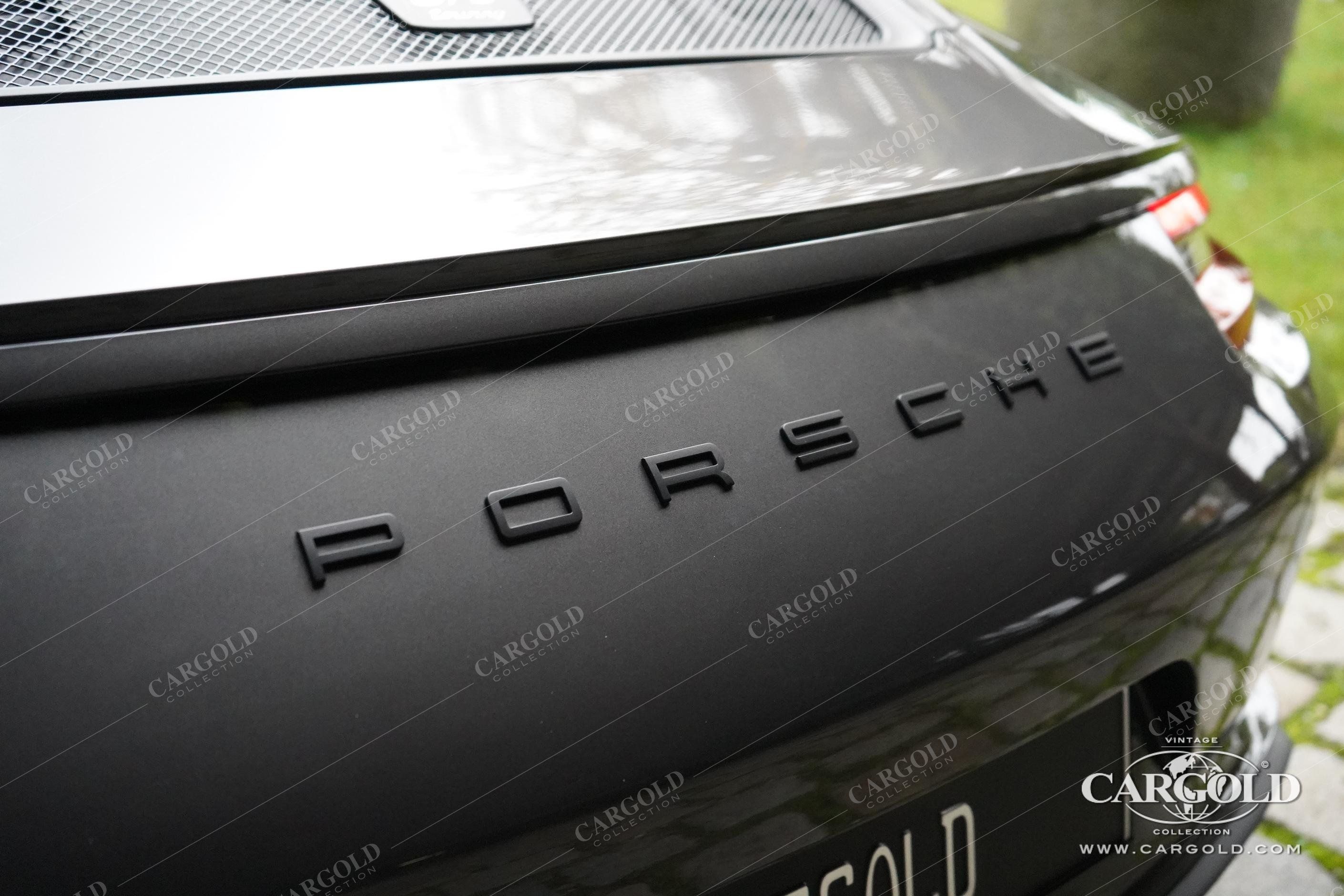 Porsche 991 GT3 Touring 11