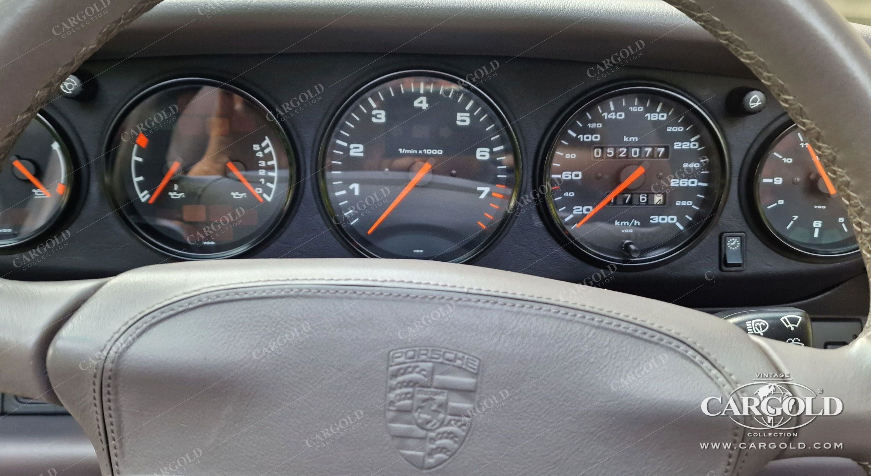 Porsche 911 Carrera 2 Cabrio (993) 9