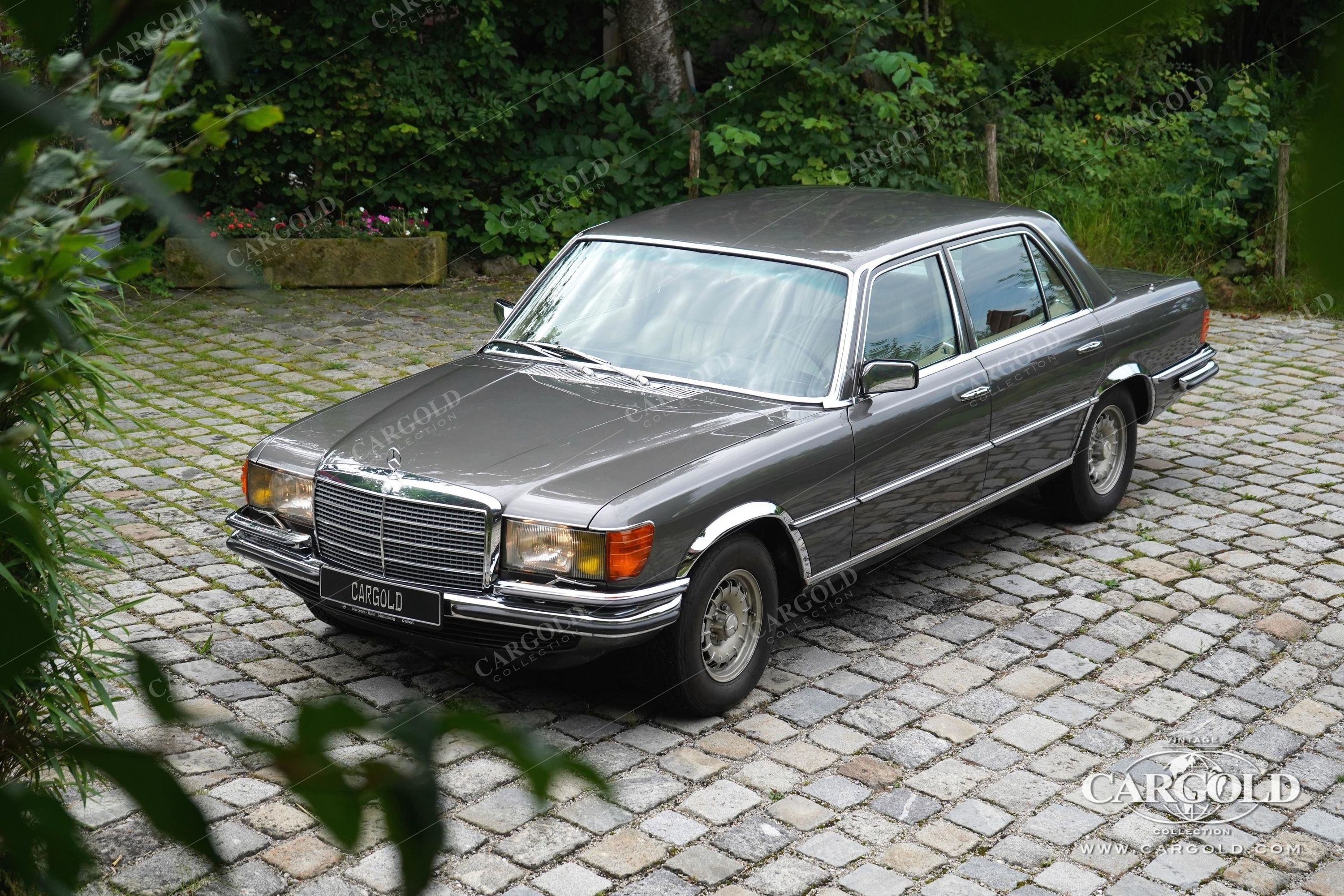 Mercedes-Benz 450 SEL 6.9 8
