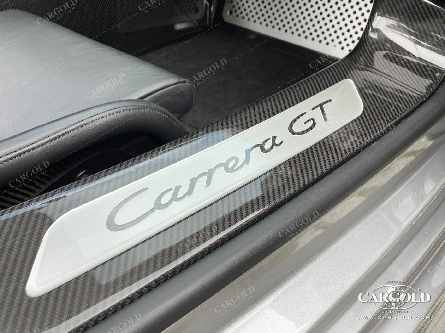 Porsche Carrera GT 11