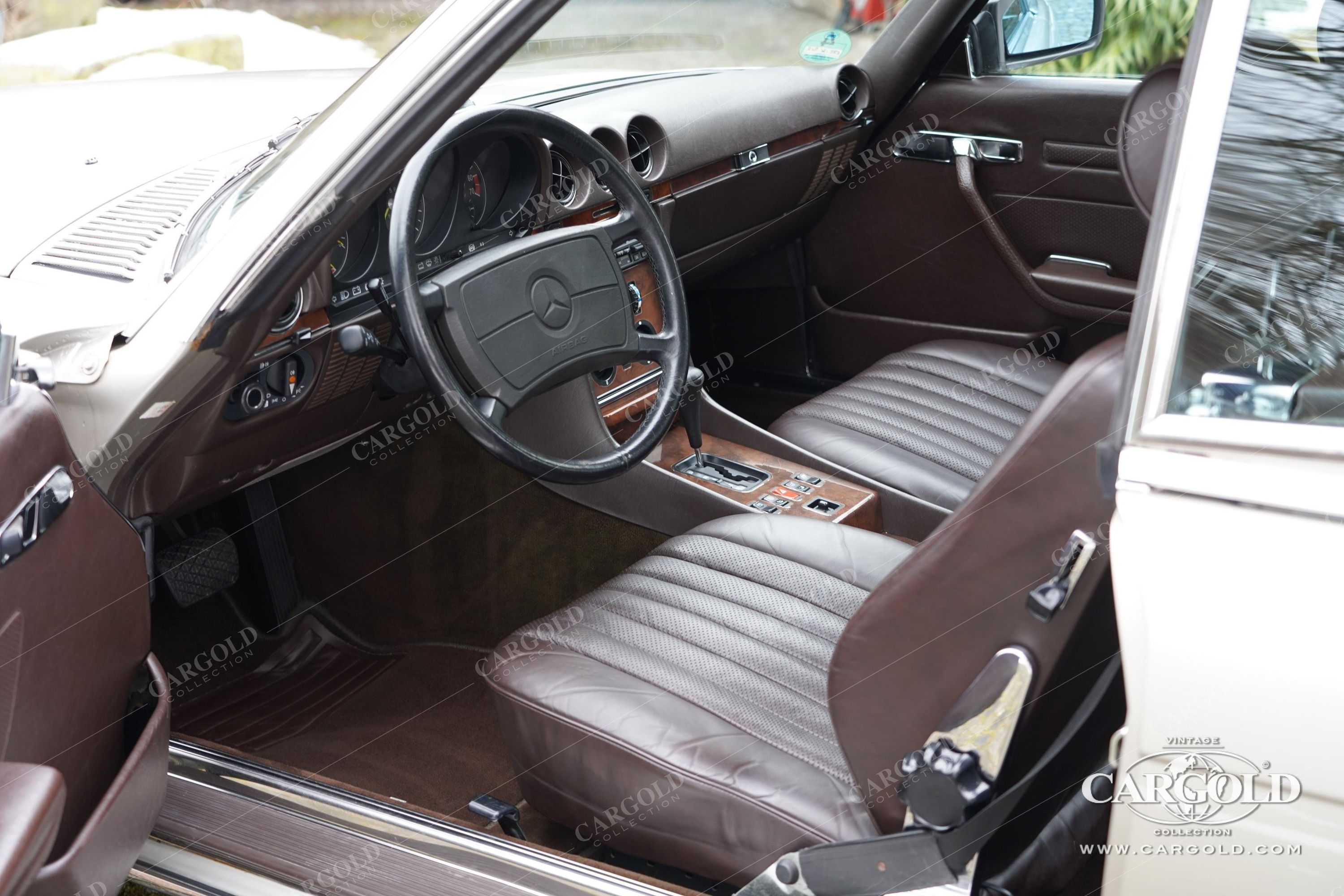 Mercedes-Benz 420 SL Roadster (W107) 3