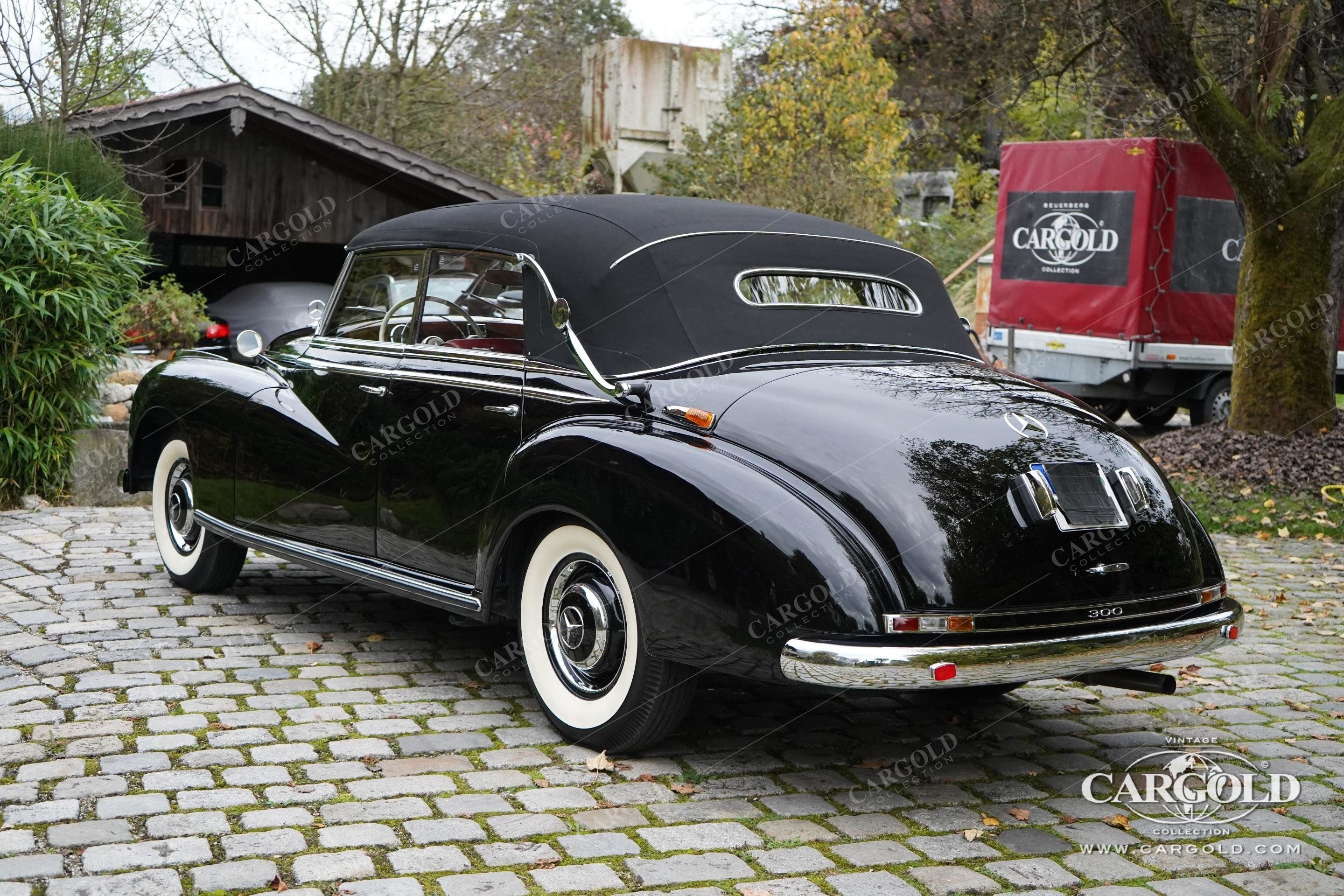 Mercedes-Benz 300 Adenauer Cabriolet D 8