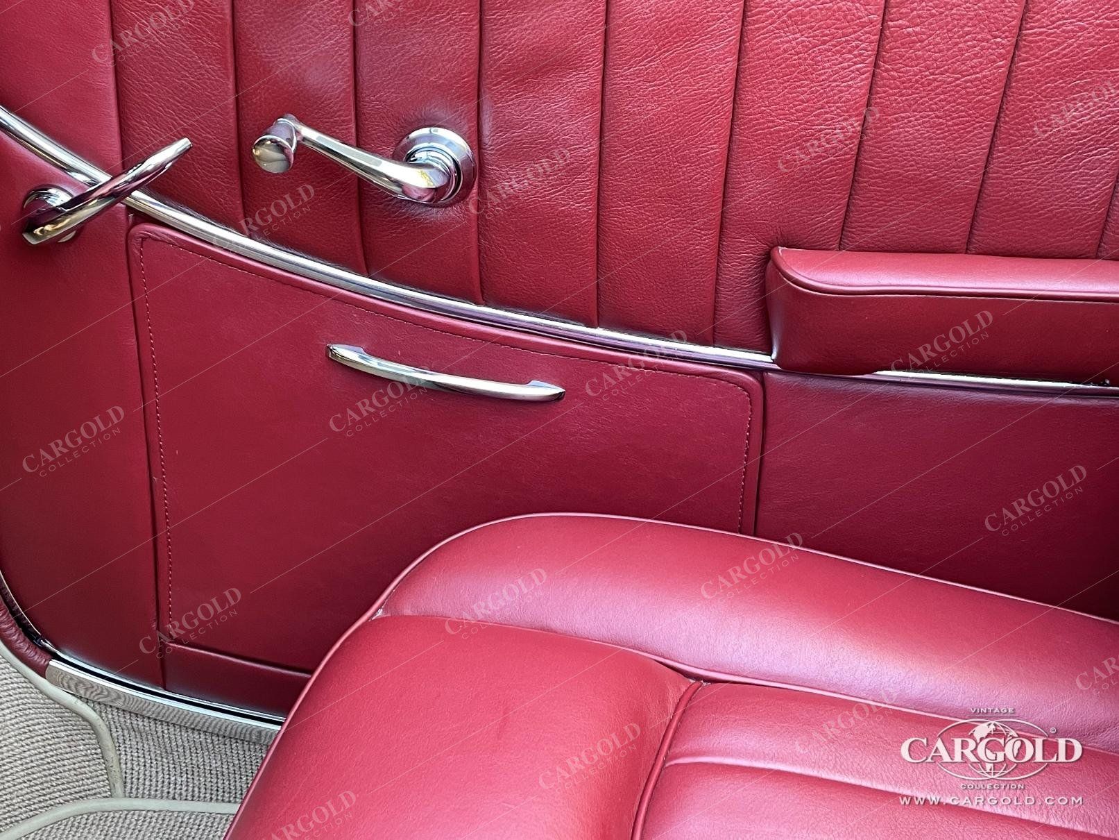 Mercedes-Benz 220 Cabriolet A 12